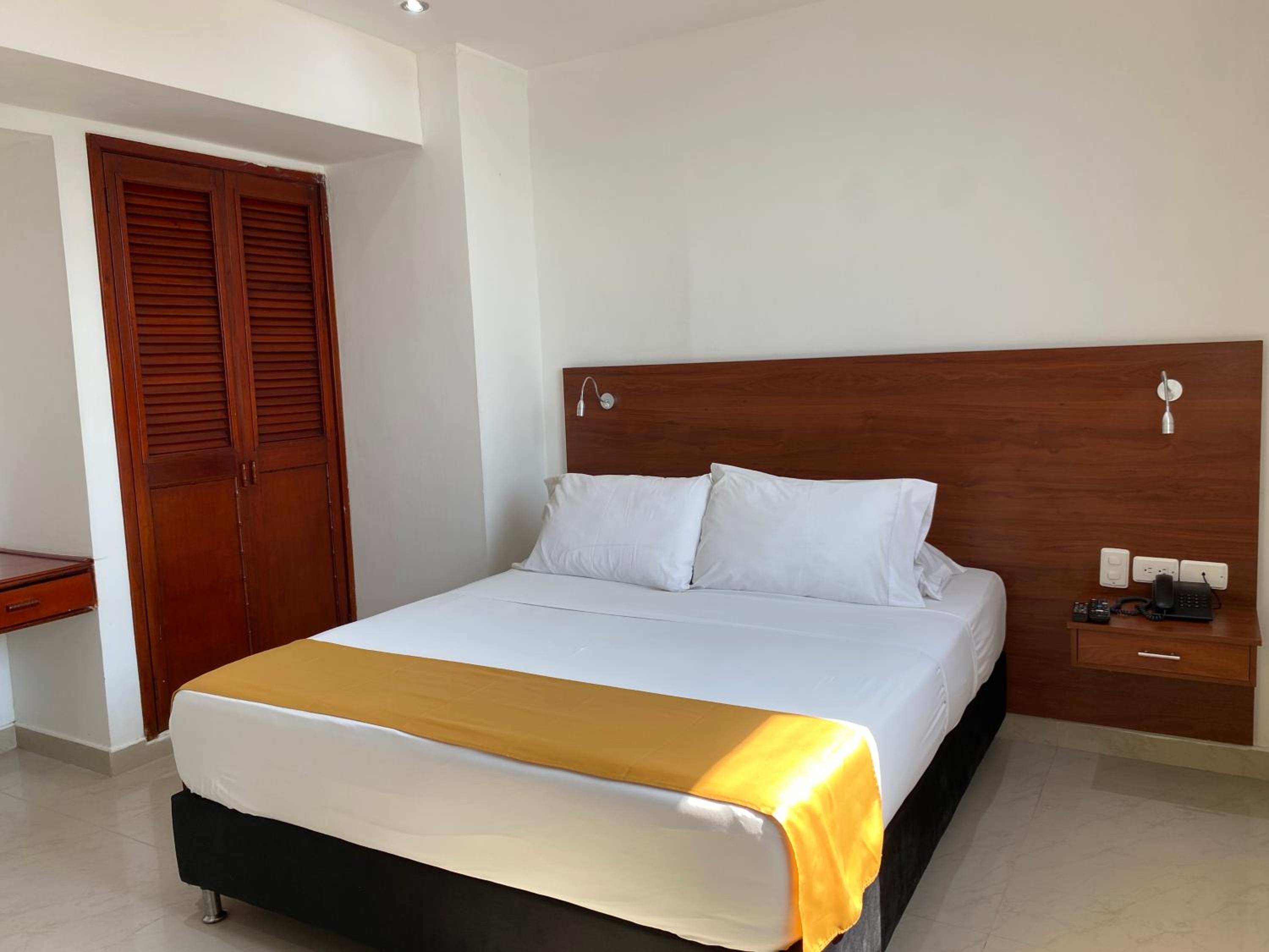Standard Double Room - Photo 2
