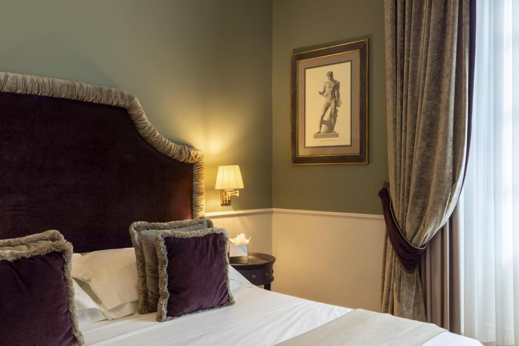 Executive Double Room with Bathtub photo 3