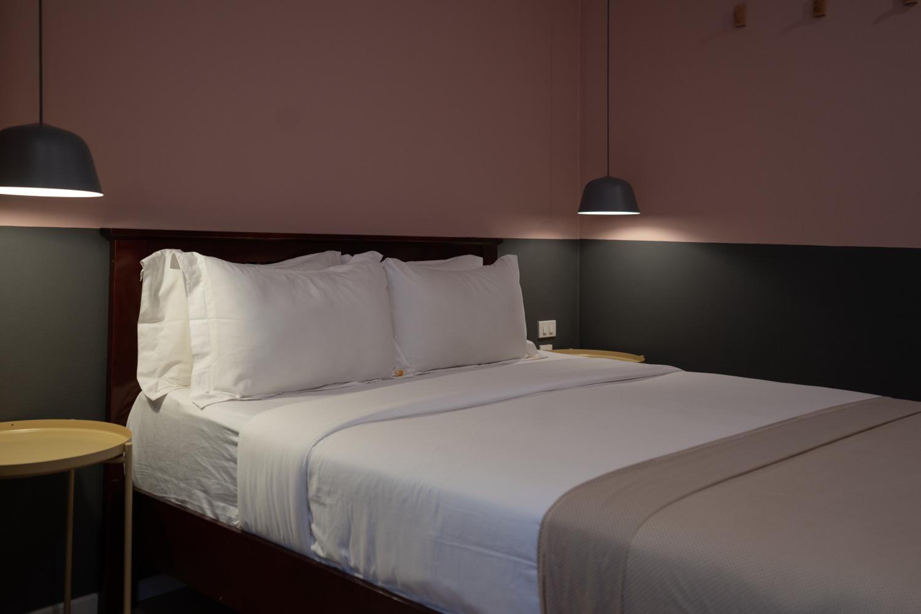 Queen Room - Photo 6