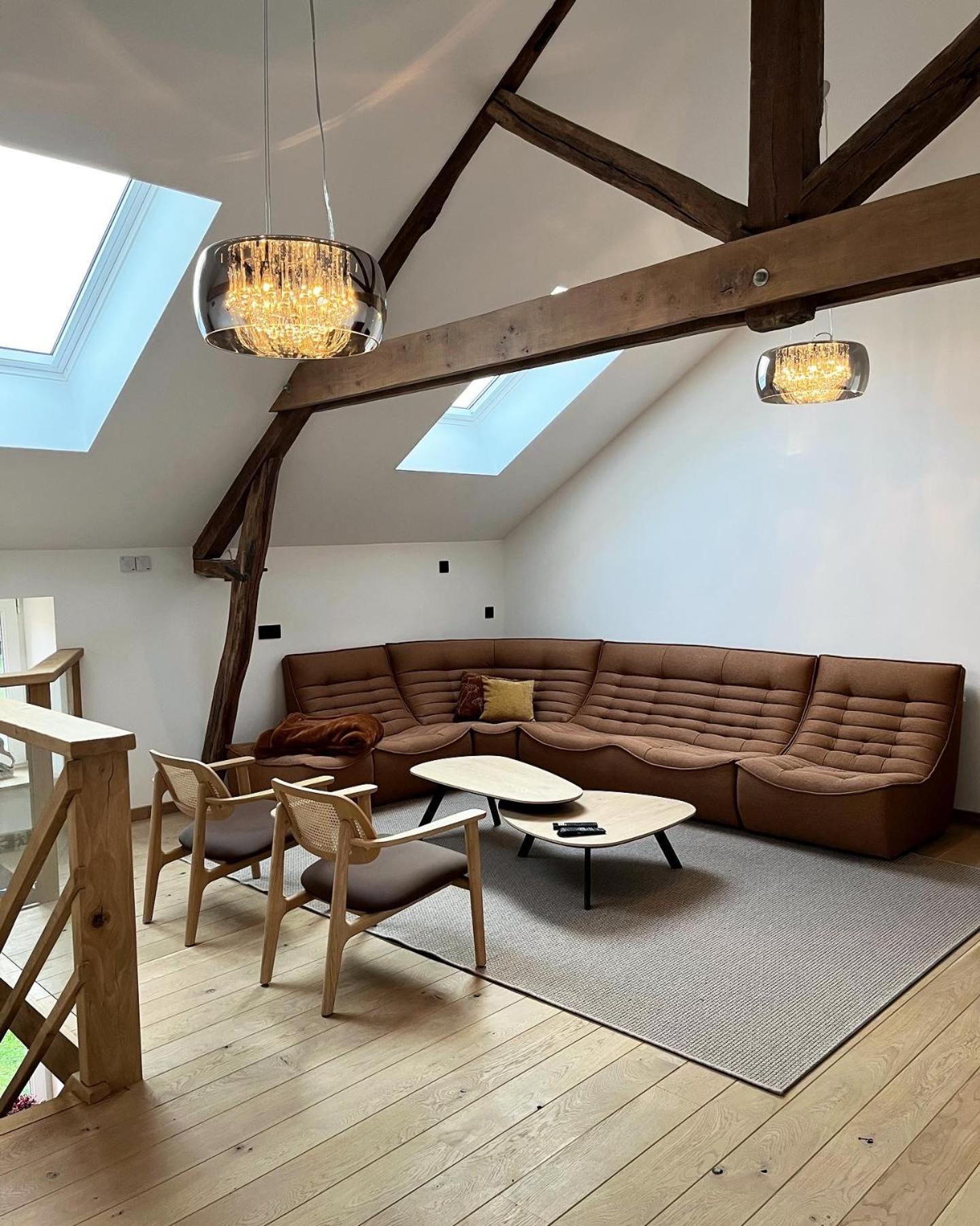 Six-Bedroom House photo 1