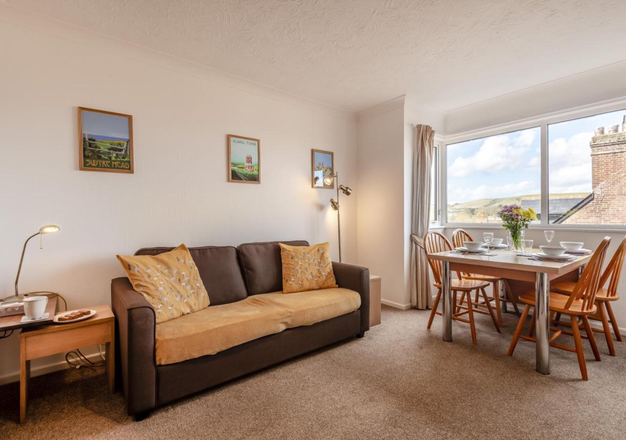 Apartment photo 2