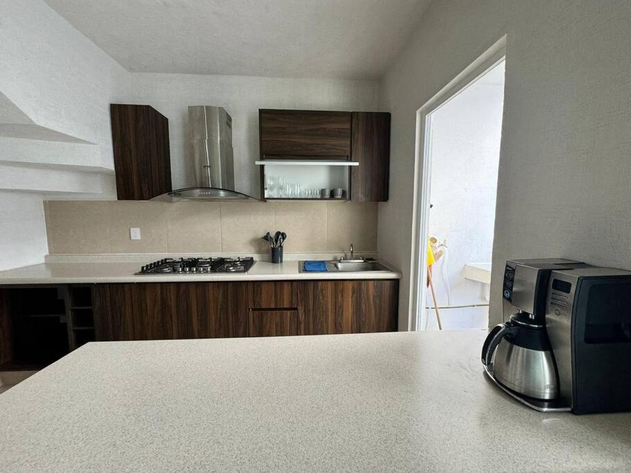 Three-Bedroom House photo 3