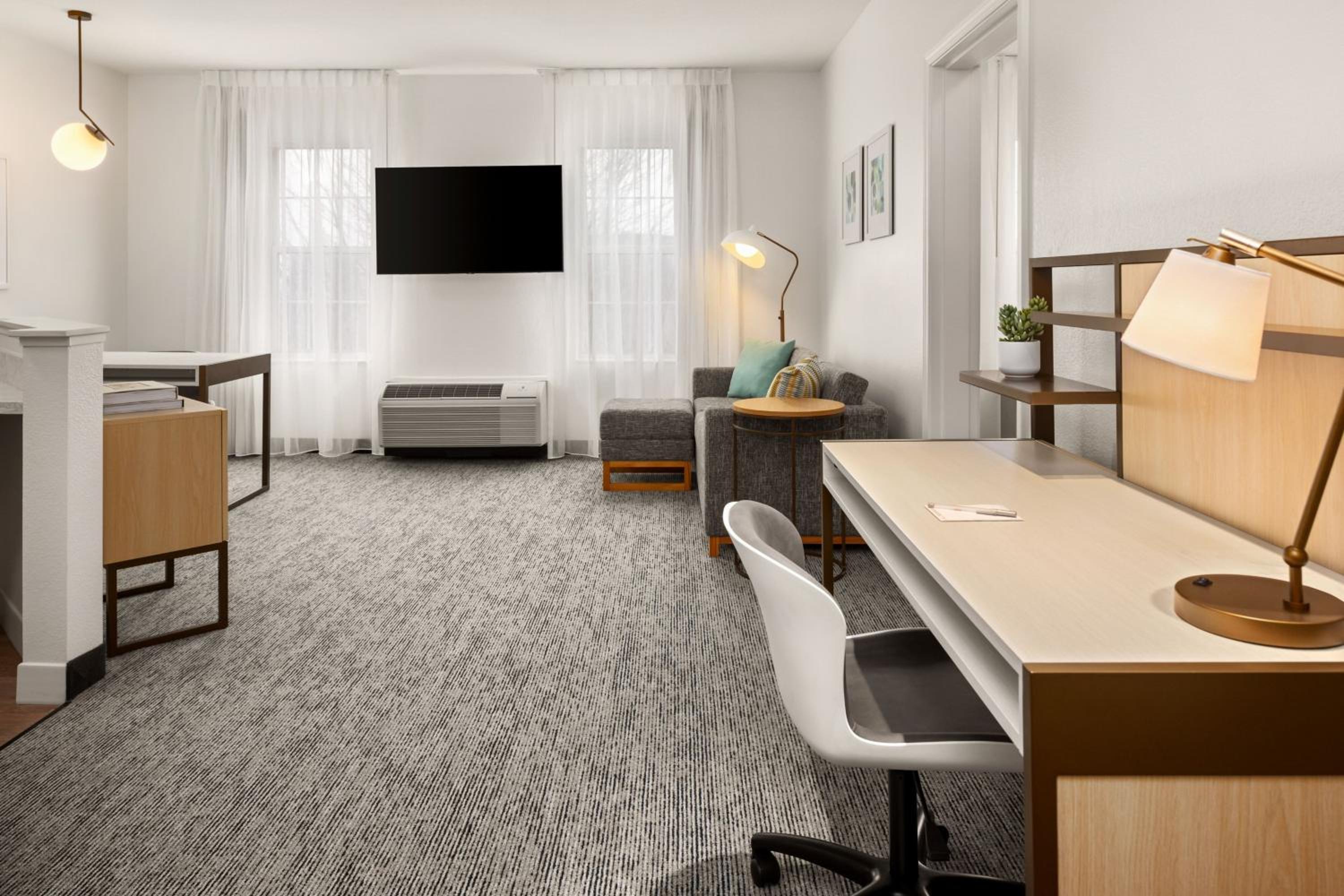 One-Bedroom Queen Suite - Photo 1