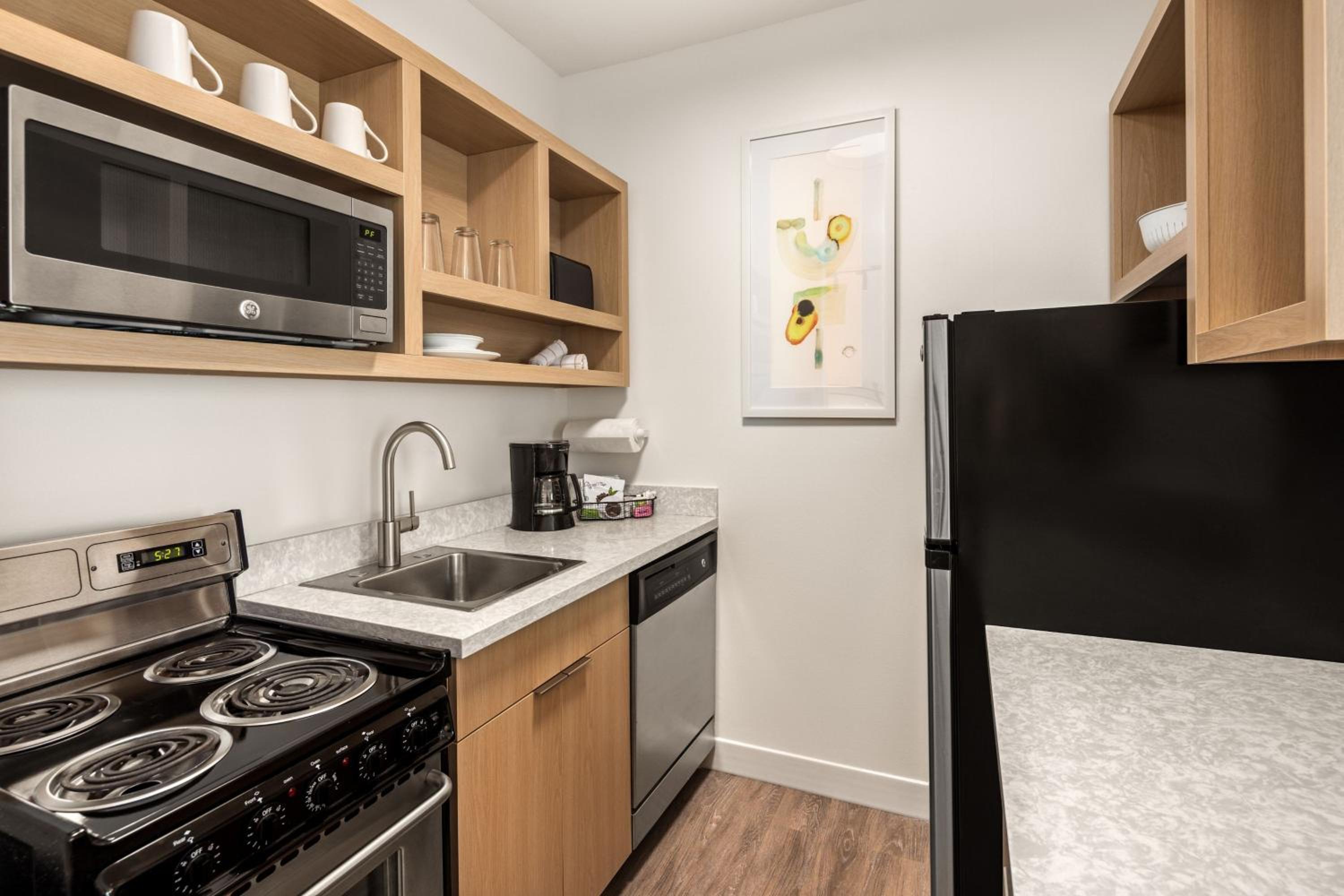 Two-Bedroom Suite - Photo 2
