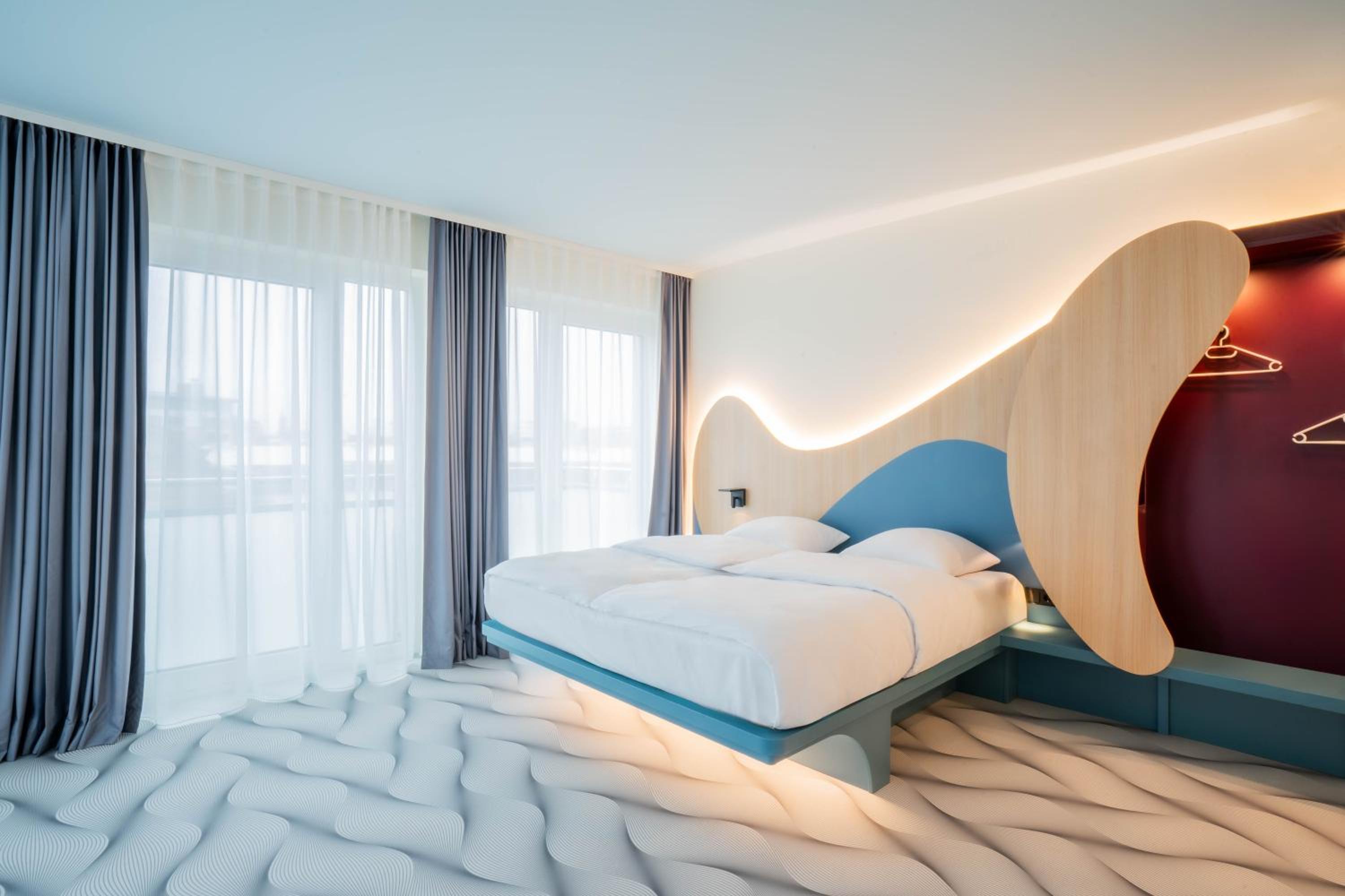 Superior Design Room with Balcony photo 1