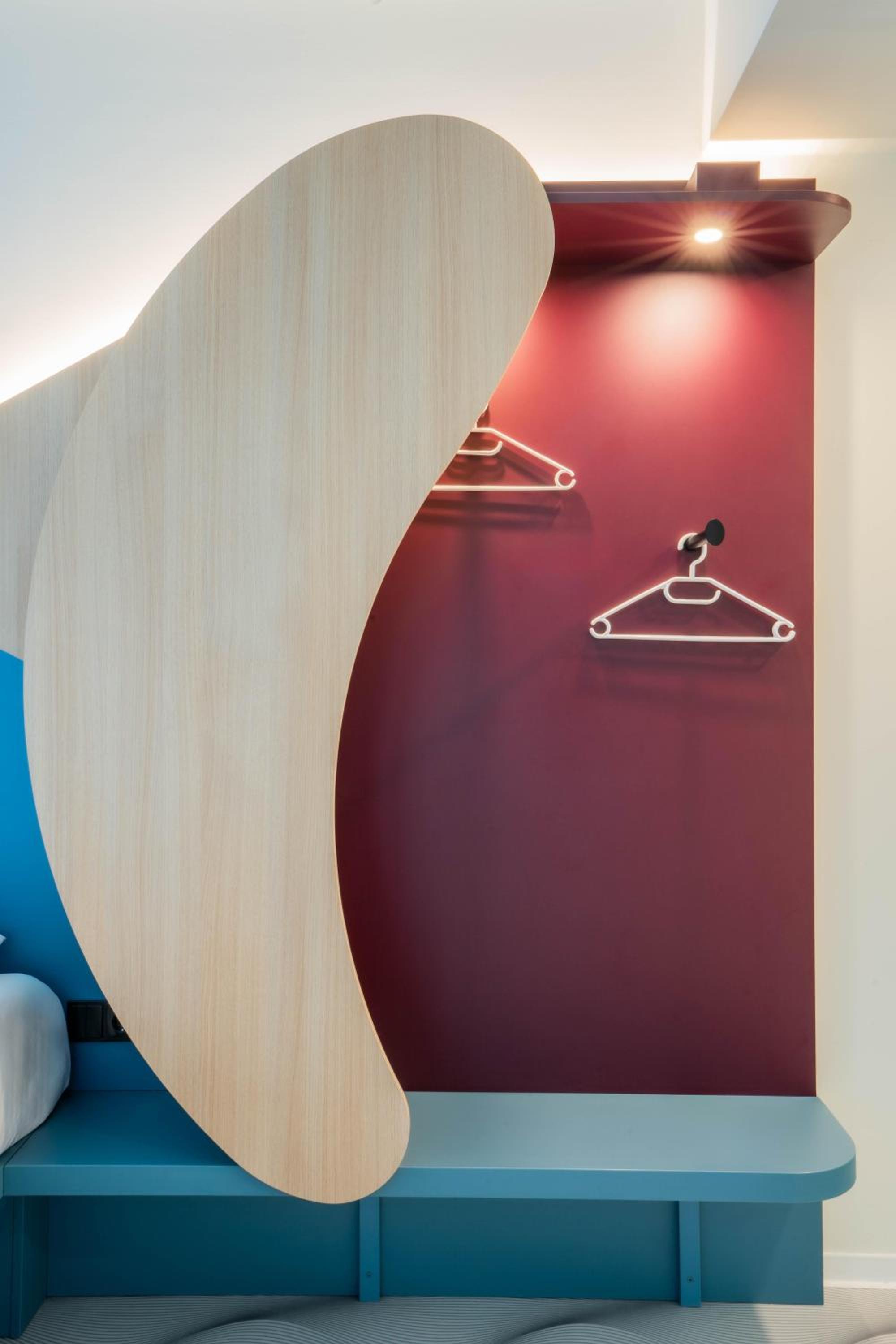 Superior Design Room photo 3