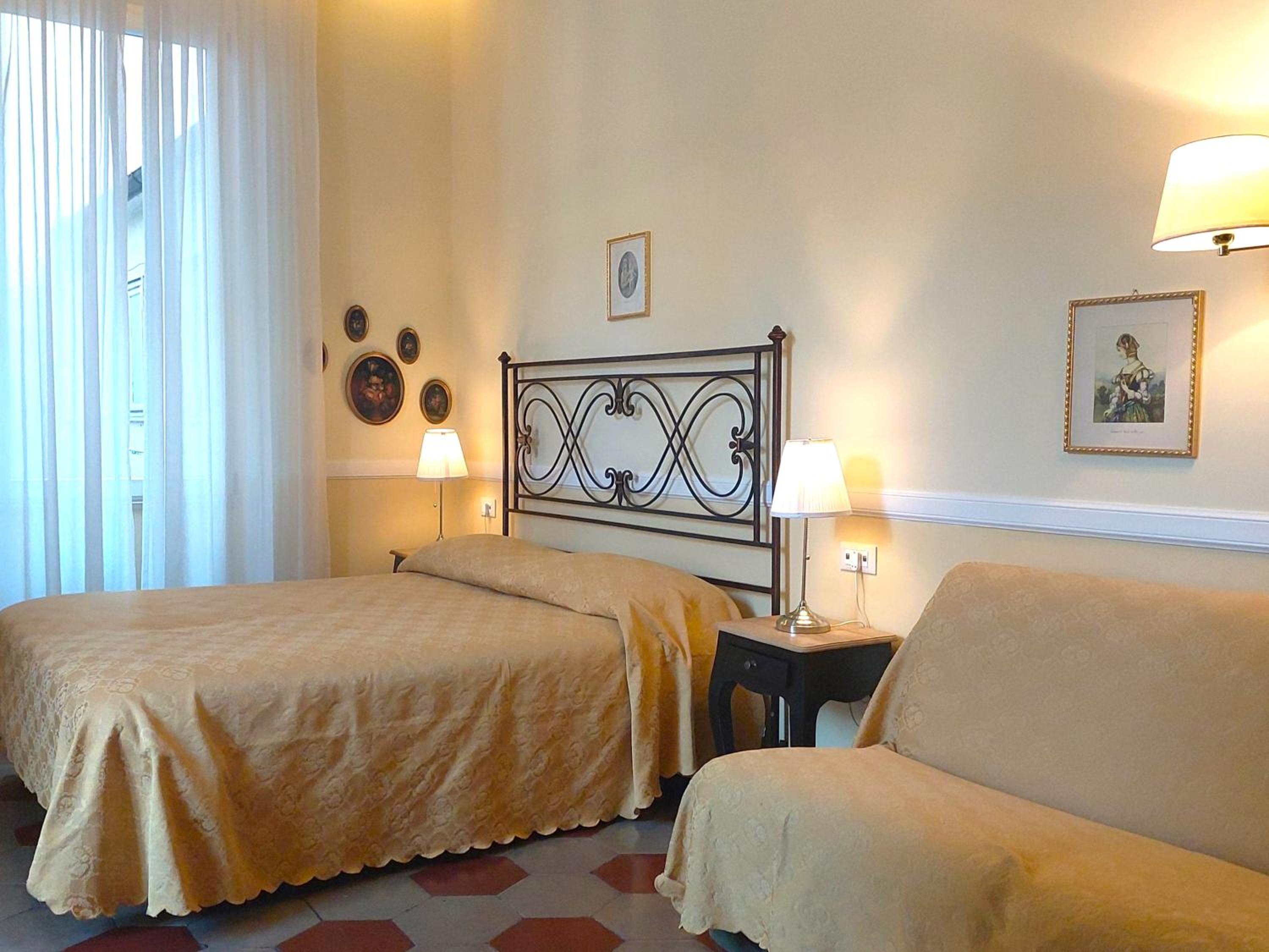 Double or Twin Room with Sofa Bed photo 2