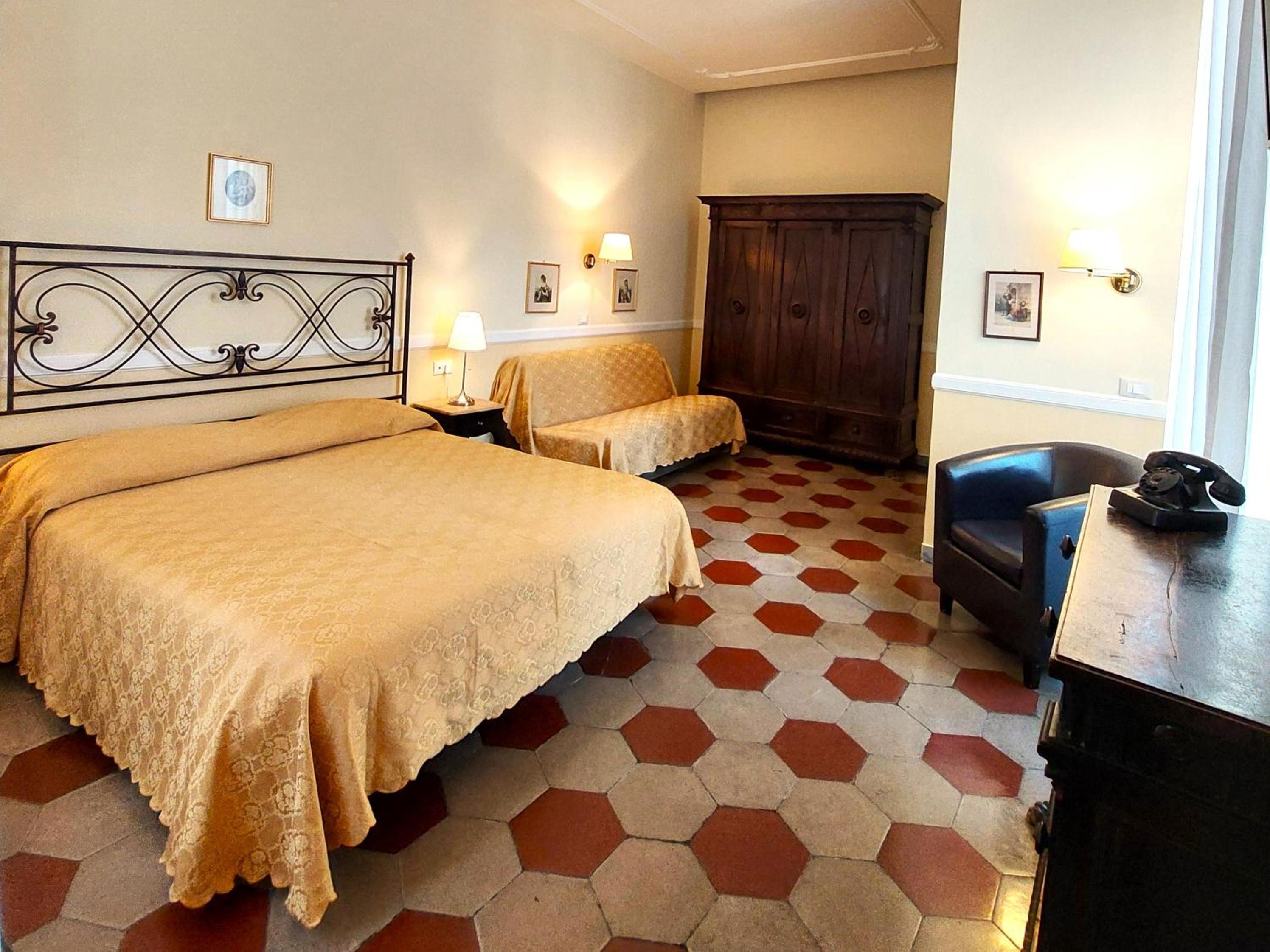 Double or Twin Room with Sofa Bed photo 1