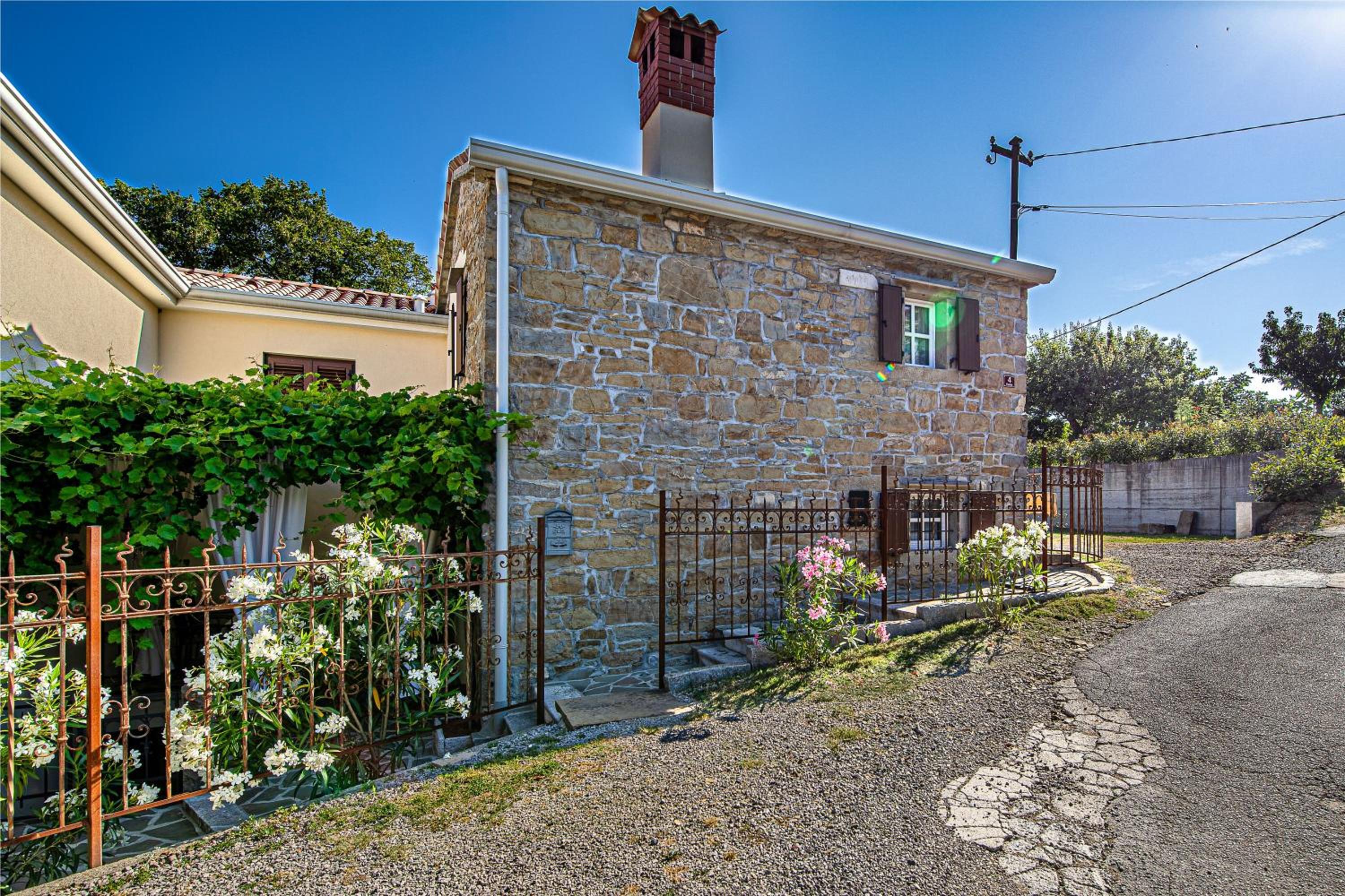 Two-Bedroom House photo 3