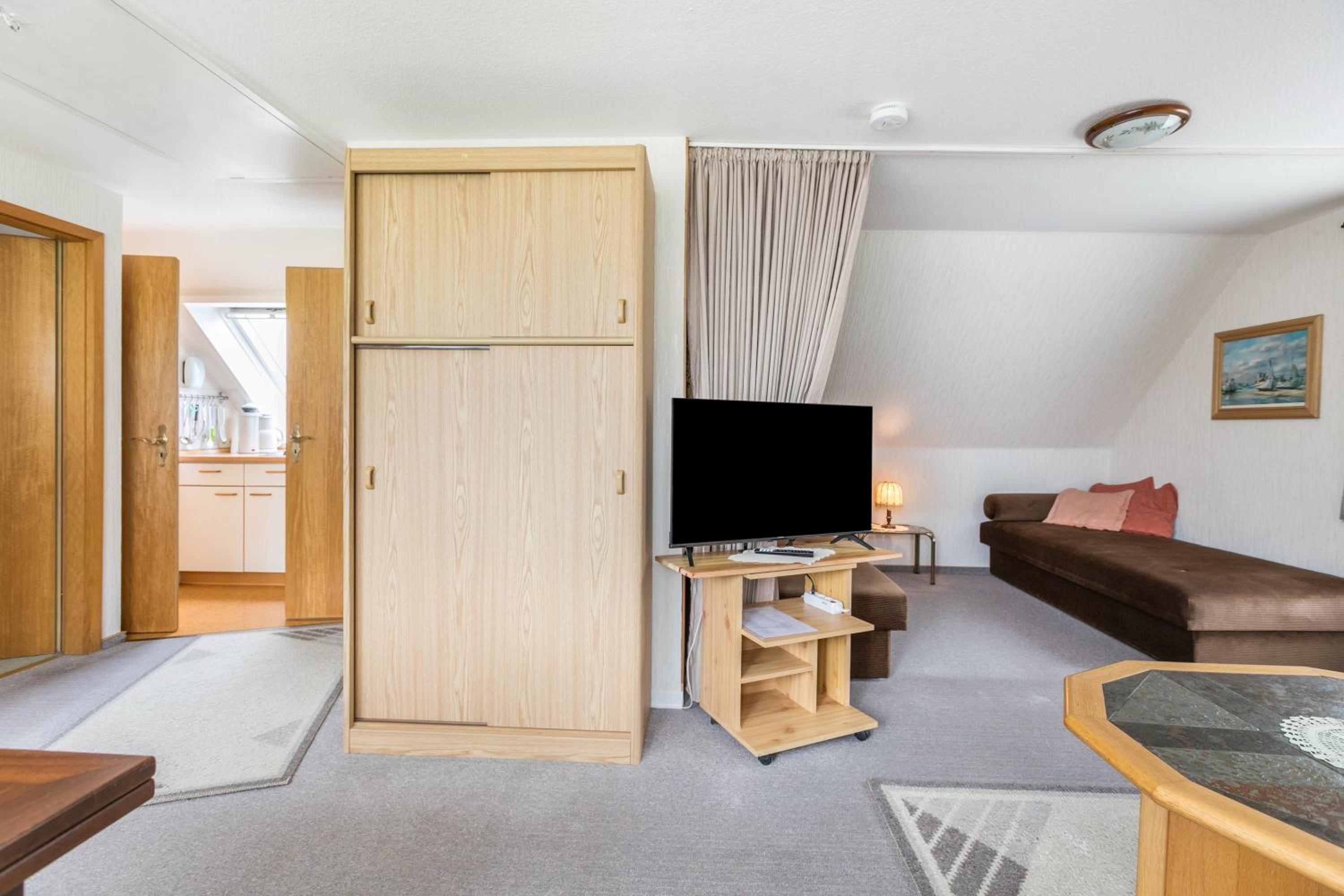 One-Bedroom Apartment with Garden View photo 3