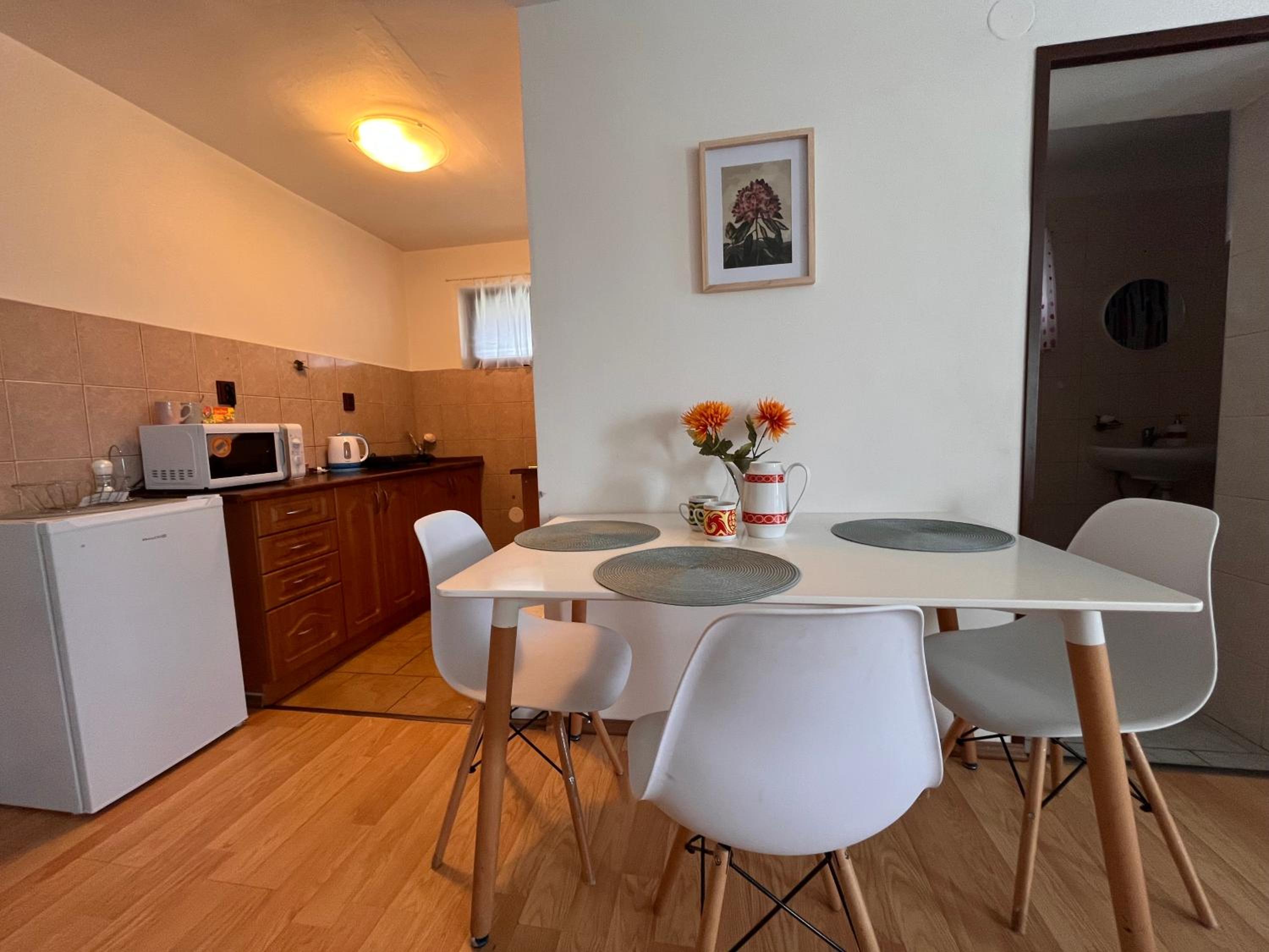 One-Bedroom Apartment with Garden View photo 2