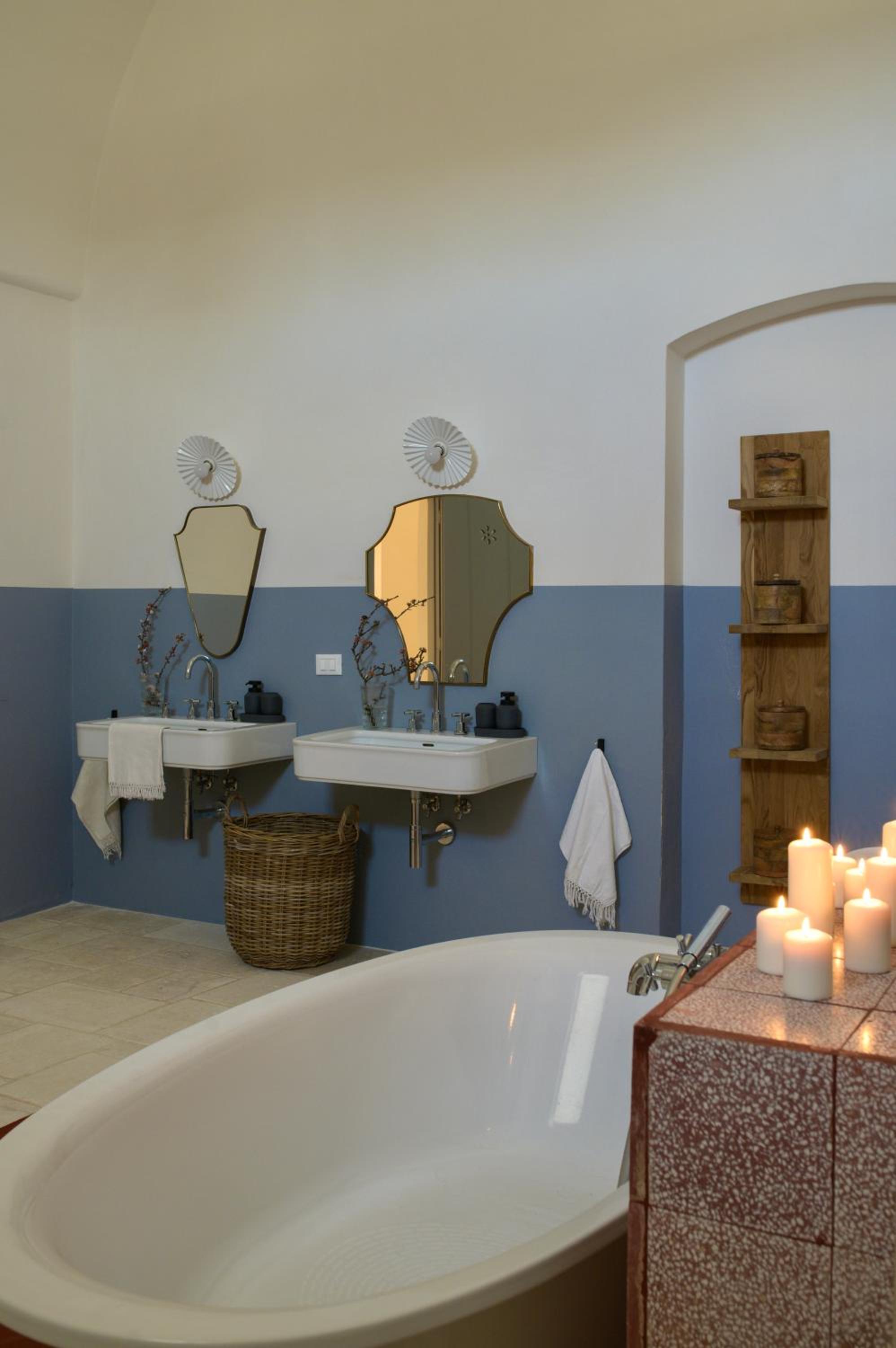 Deluxe King Suite photo 2