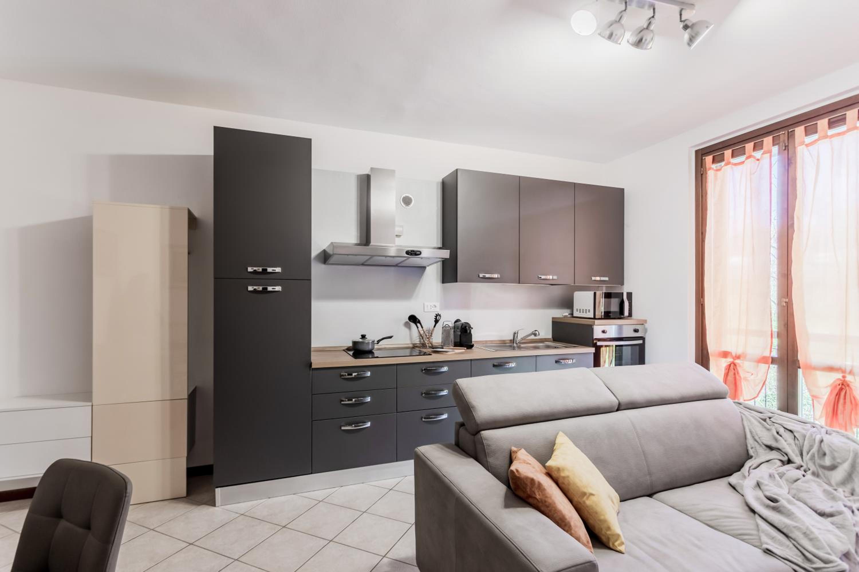 One-Bedroom Apartment photo 2
