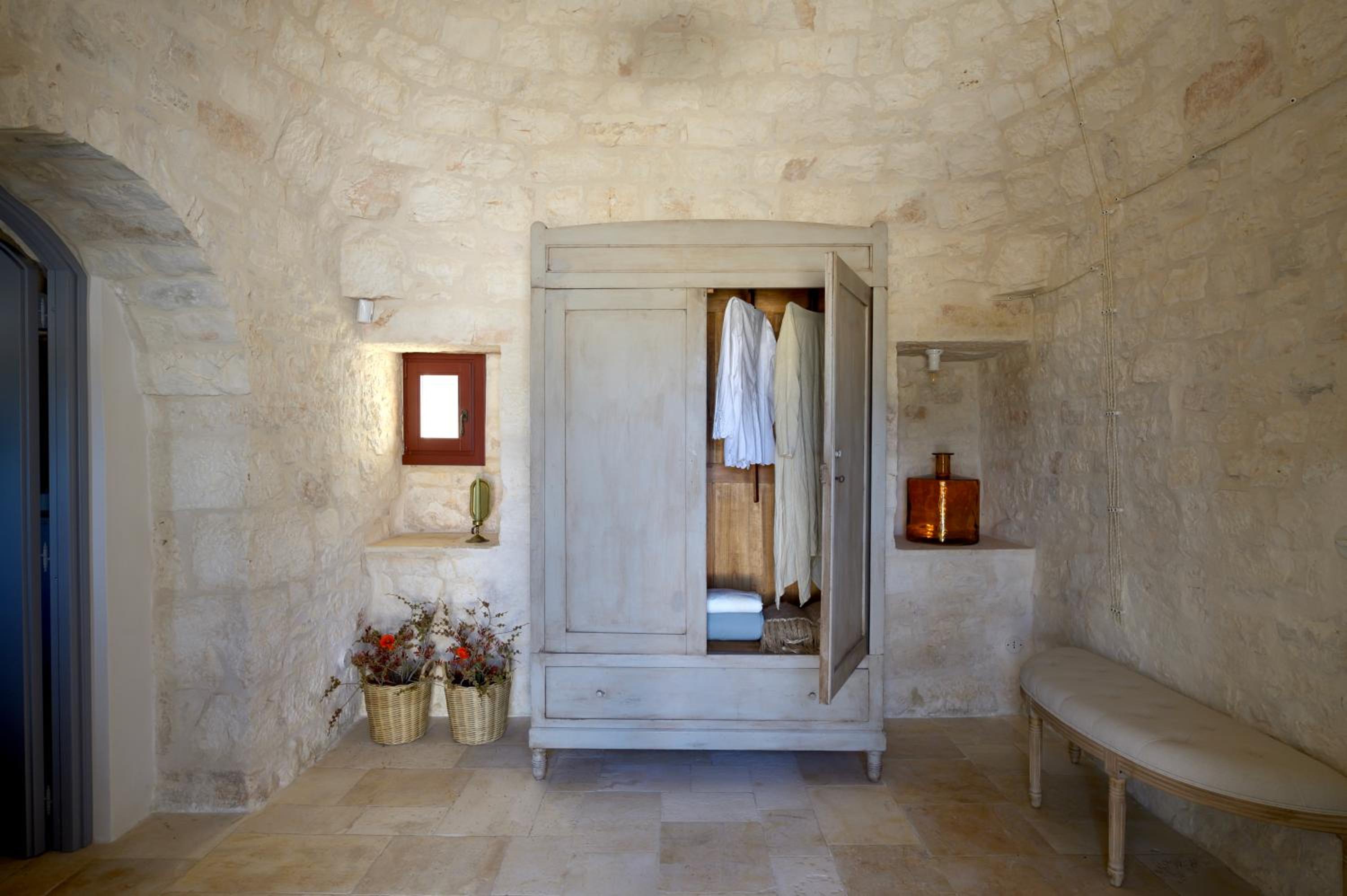 Deluxe King Suite photo 3