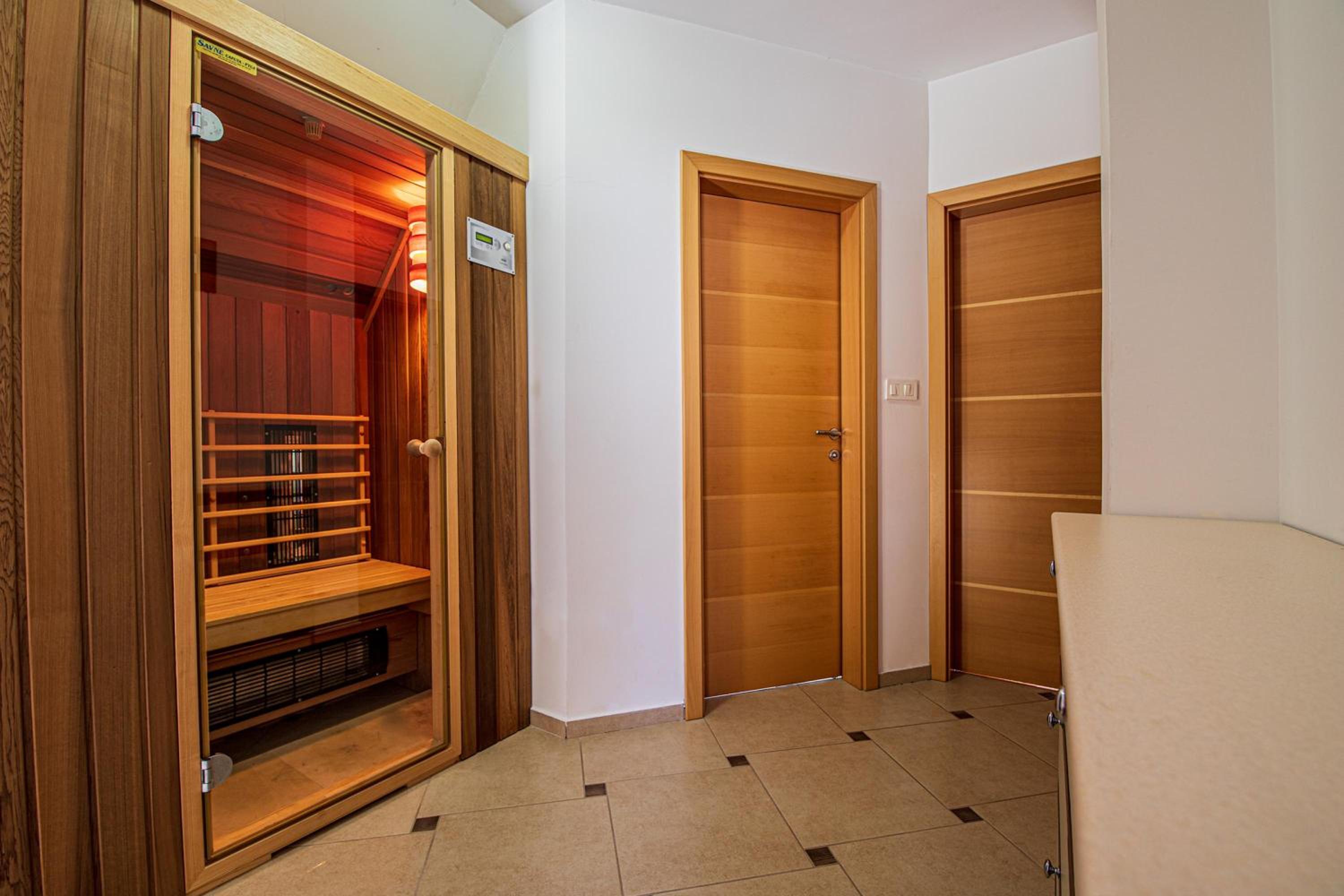Three-Bedroom Chalet photo 2