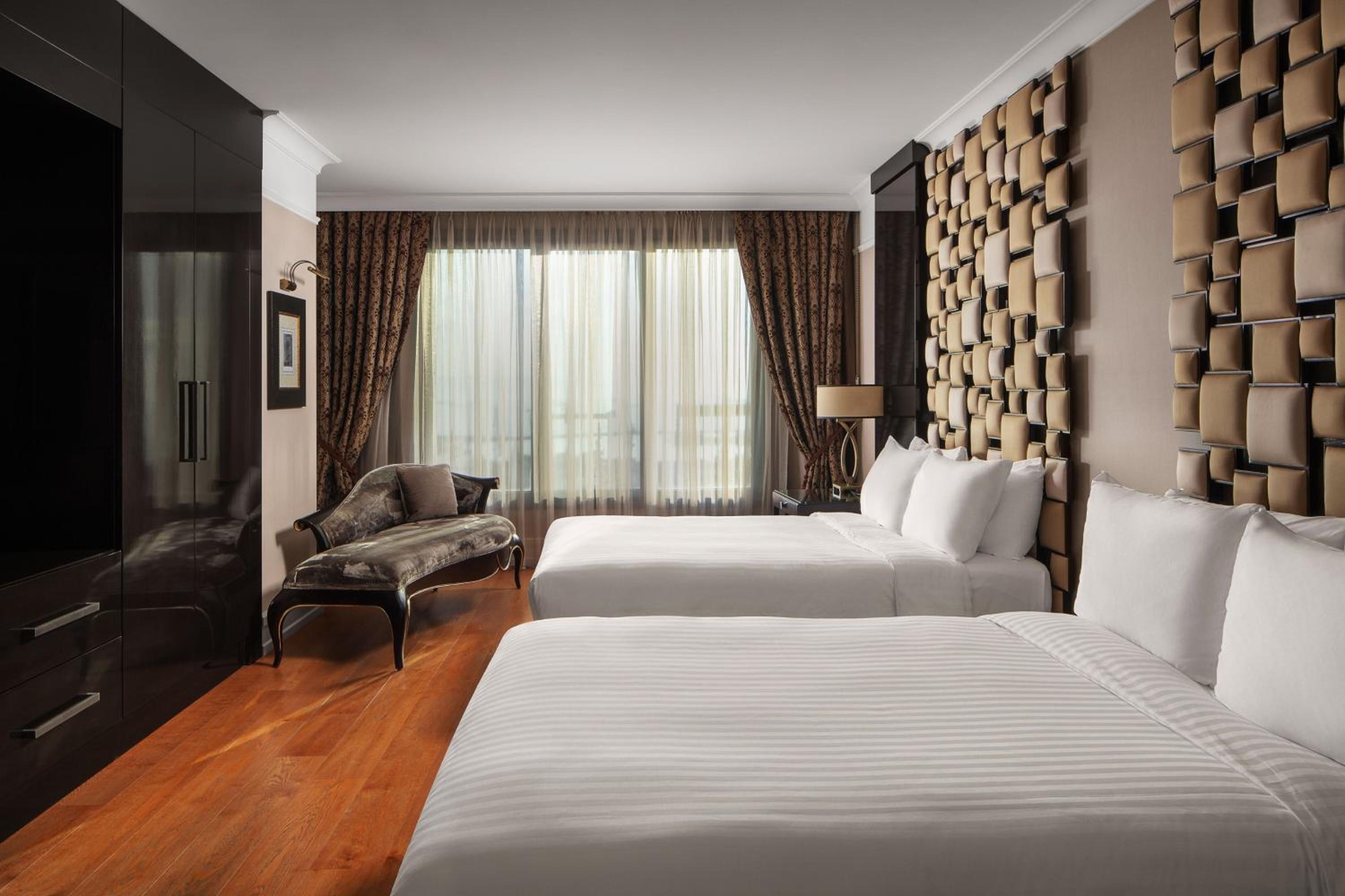 Suite with Two Queen Beds and Sea View - Club Level