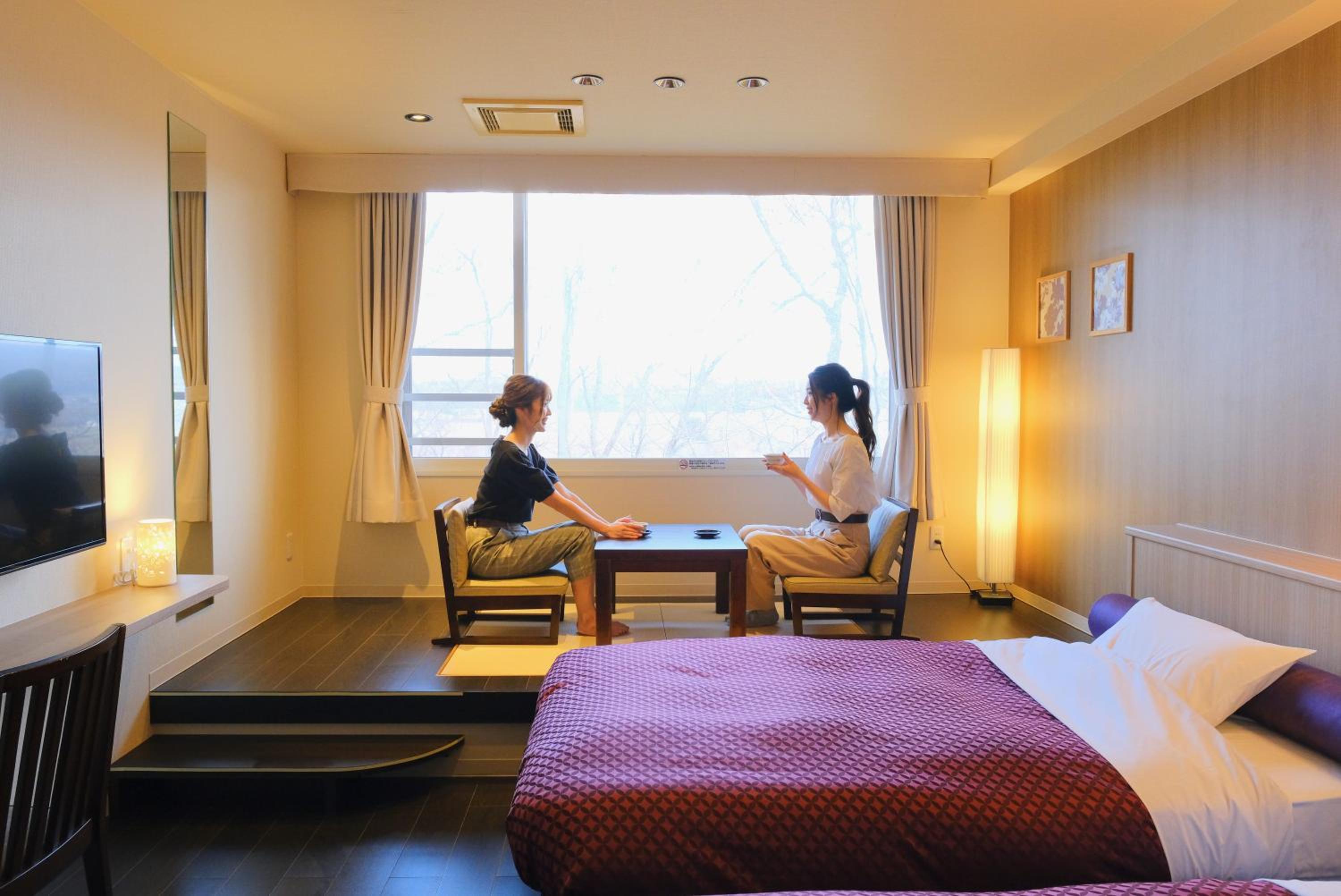 Twin Room with Futon - Non-Smoking photo 2