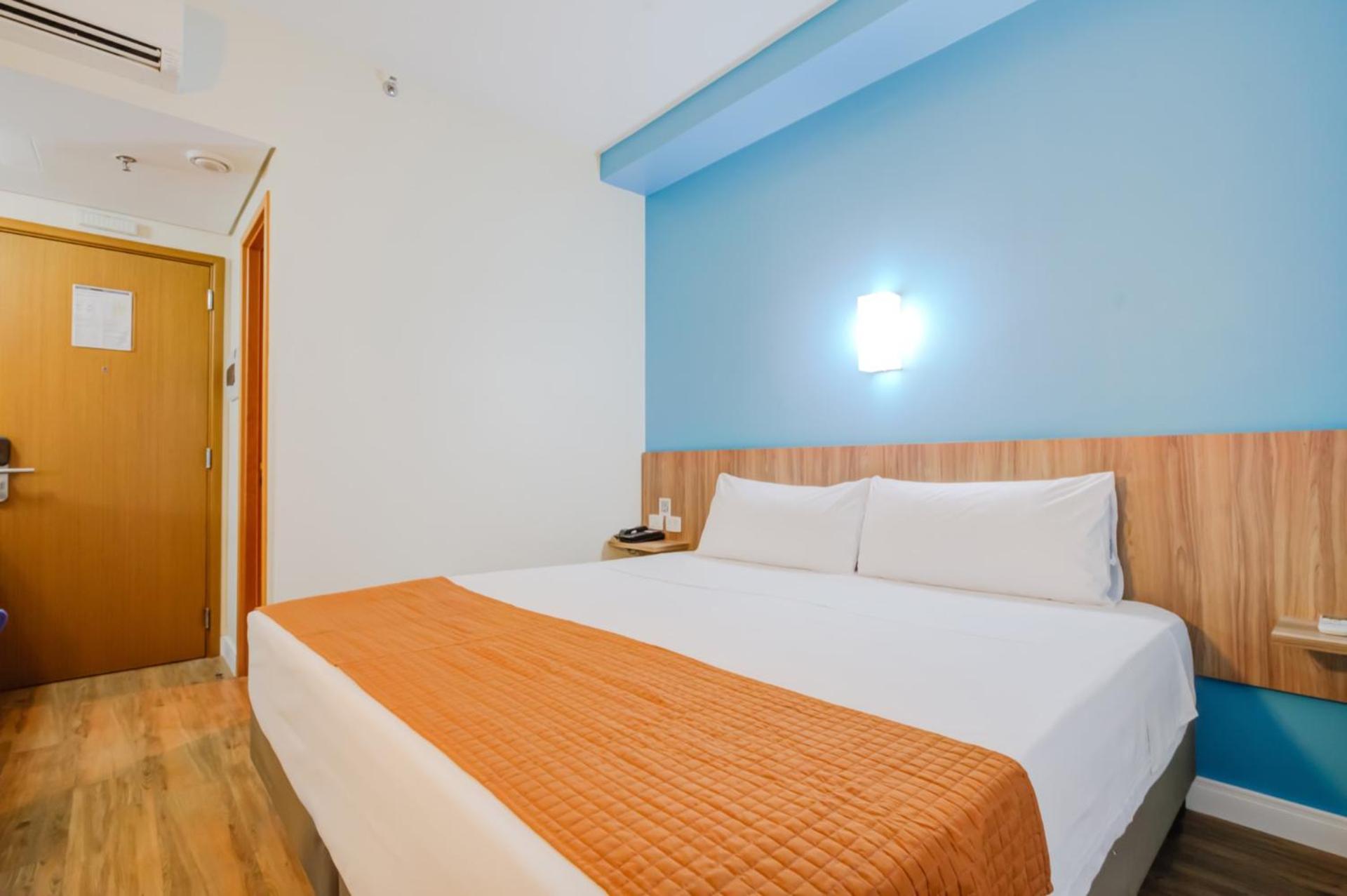 Standard King Room photo 1
