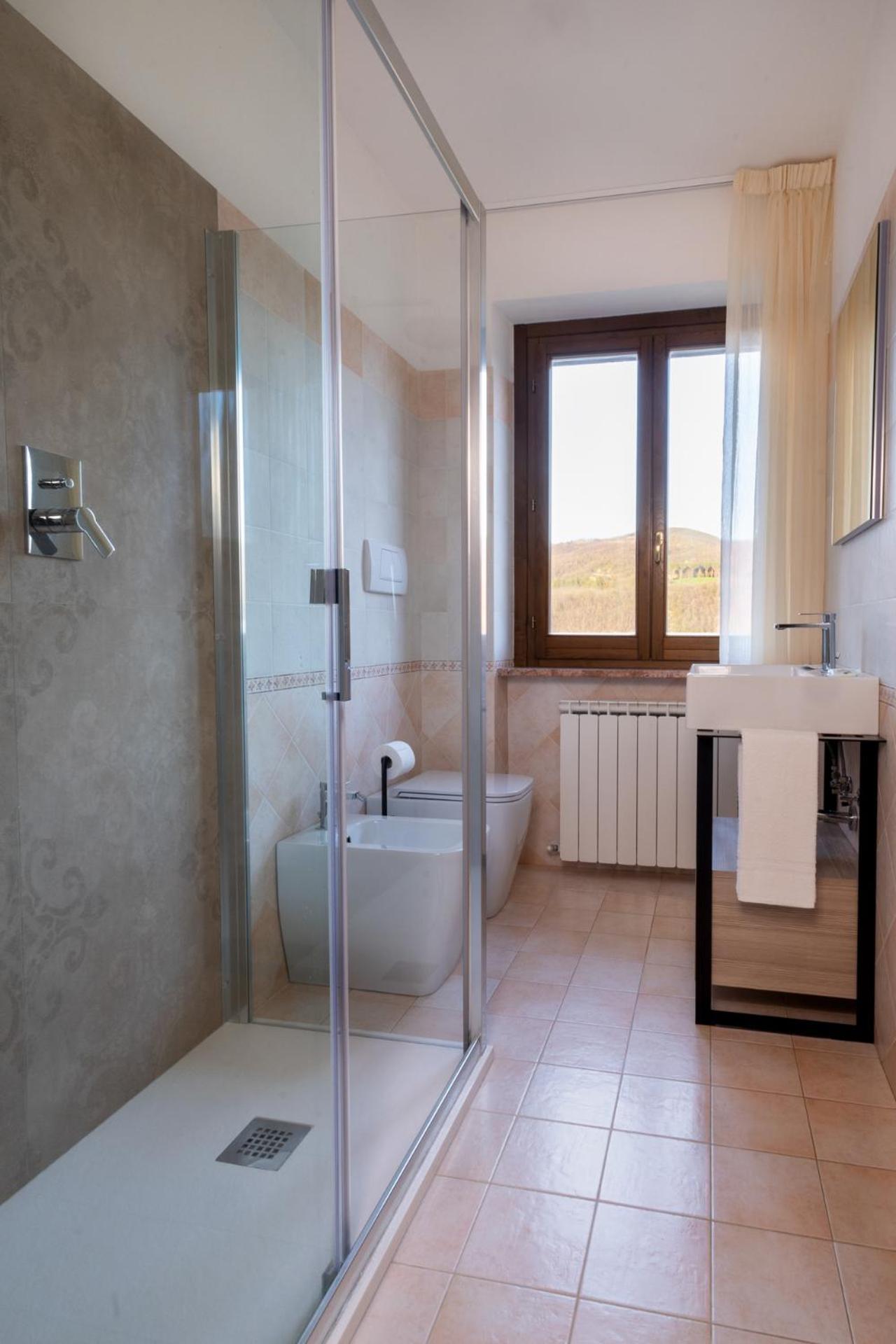 One-Bedroom Apartment (5 Adults) photo 3