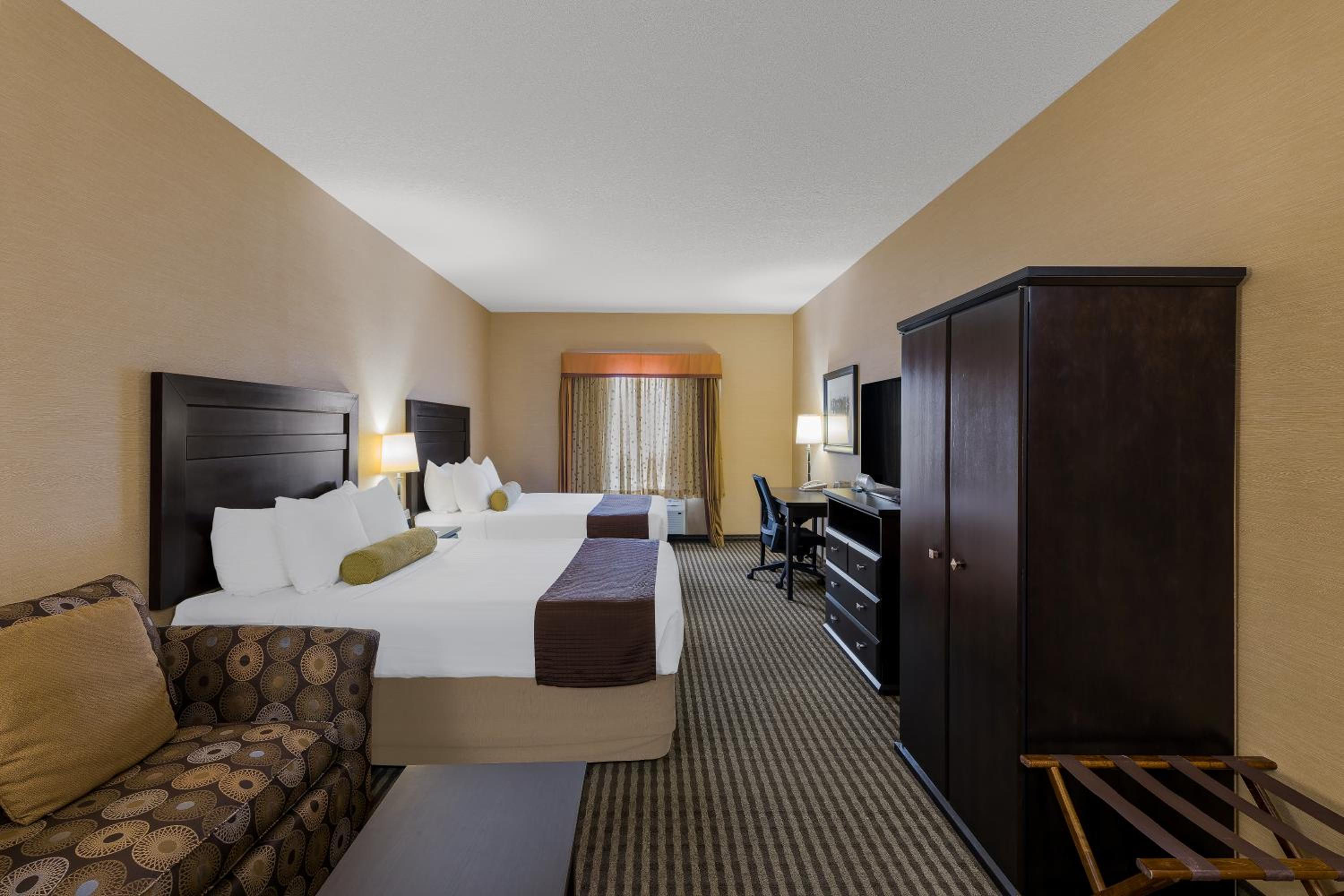 Queen Room with Two Queen Beds with Sofa Bed