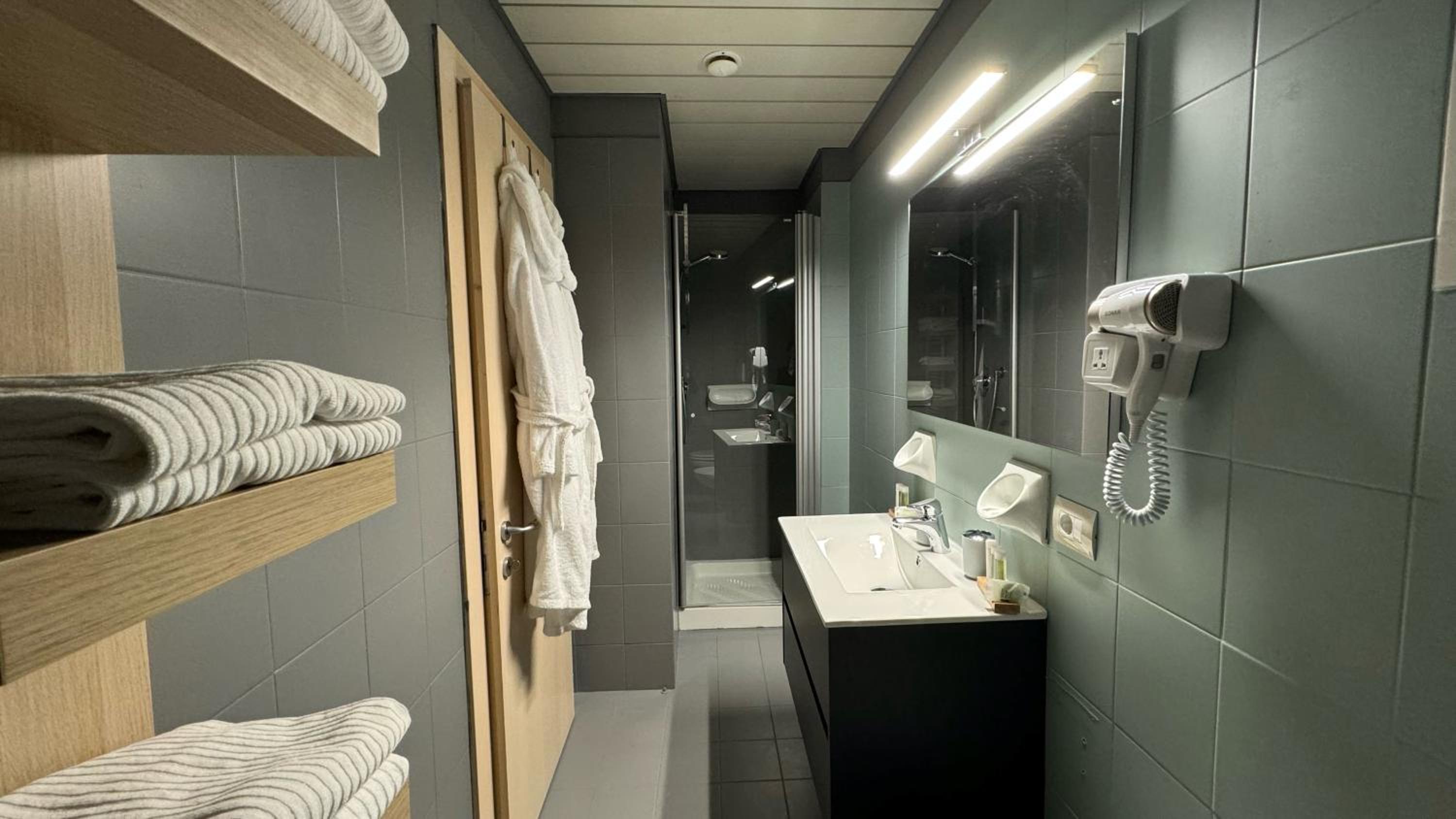 Comfort Double Room with Balcony and Pool View - Photo 3