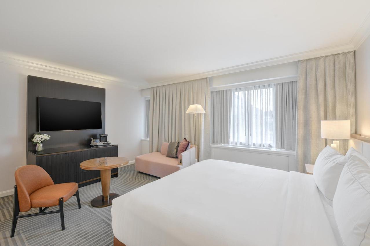 King Room with Bath Tub - Disability Access - Photo 2