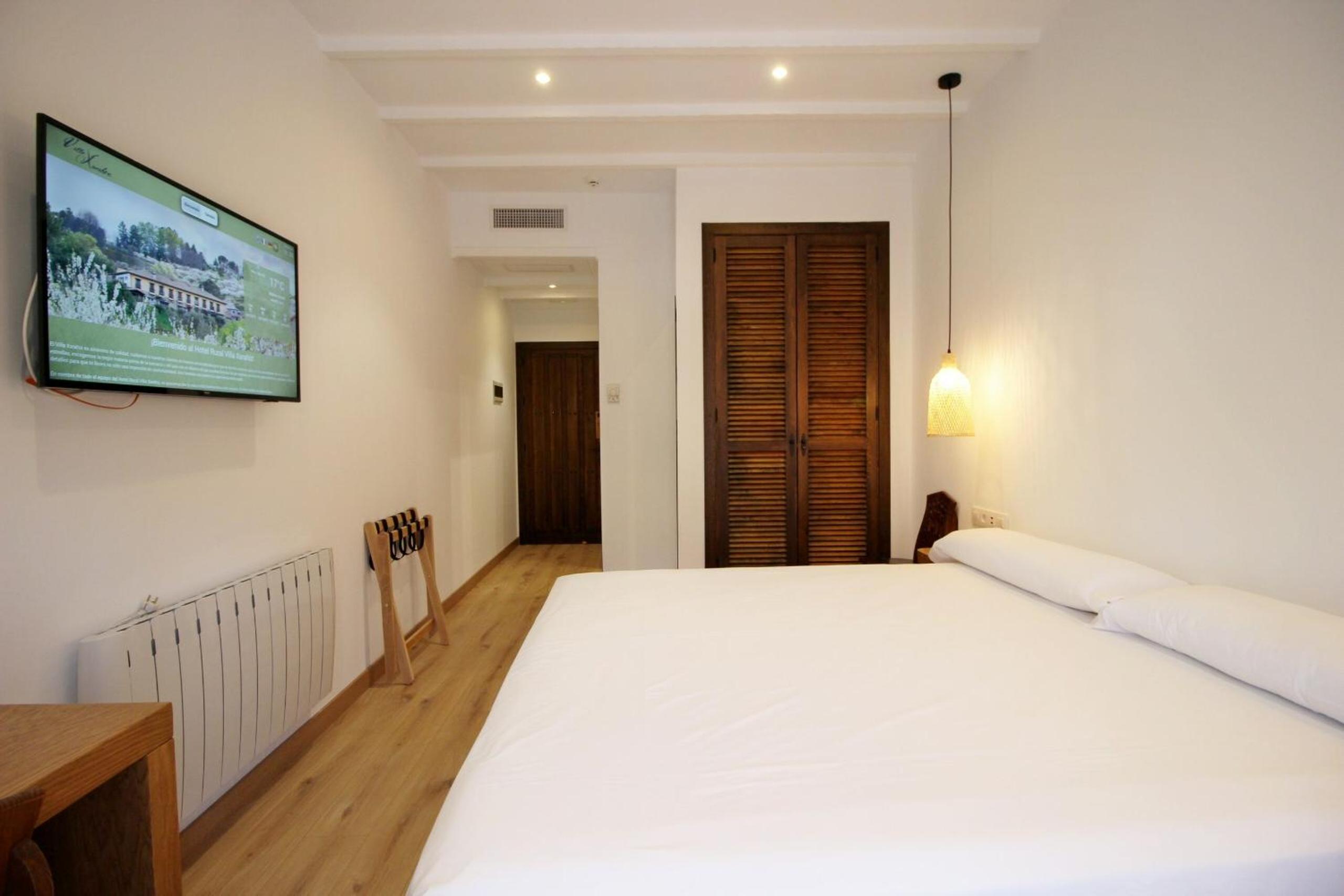 Double or Twin Room photo 3