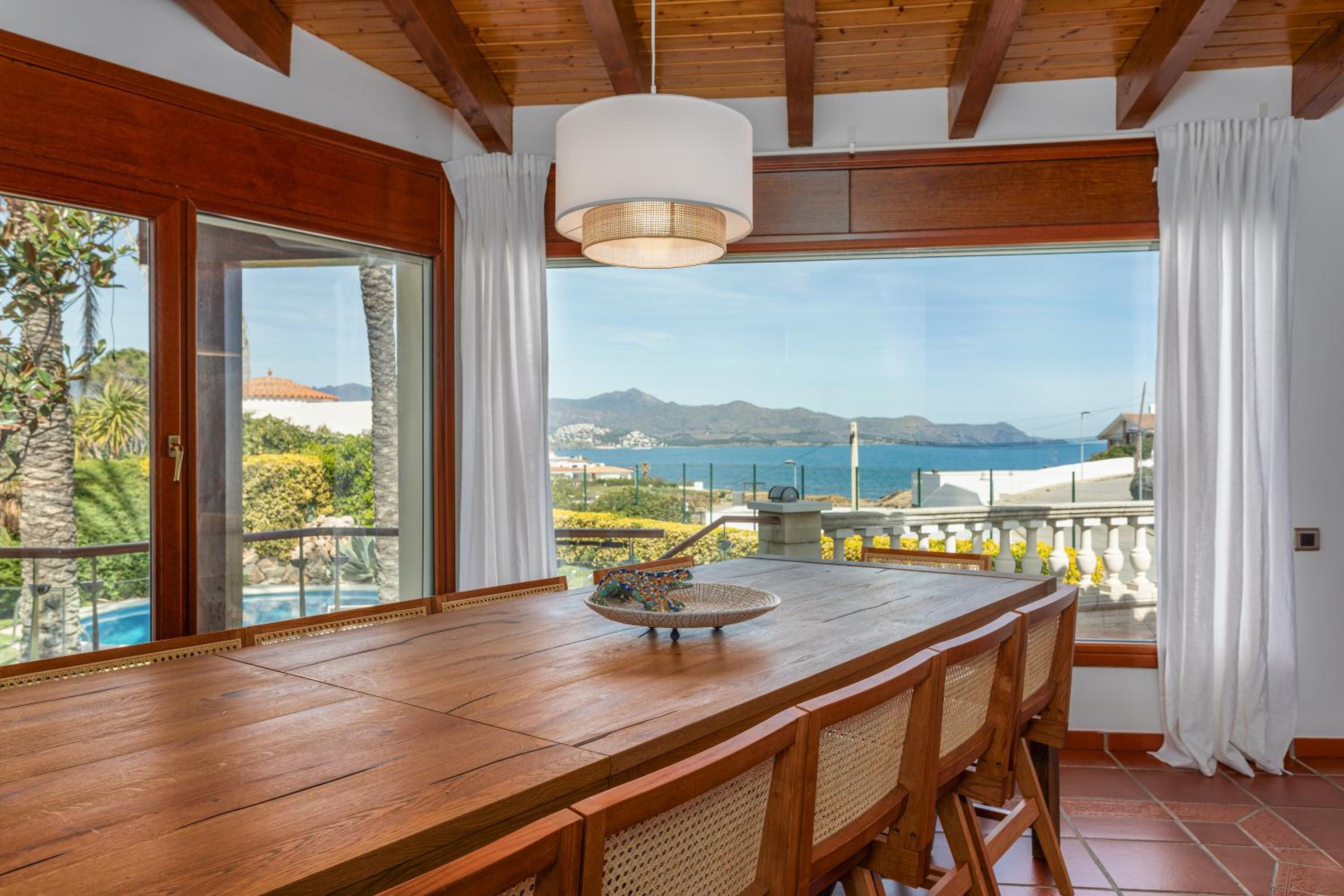 Villa photo 2
