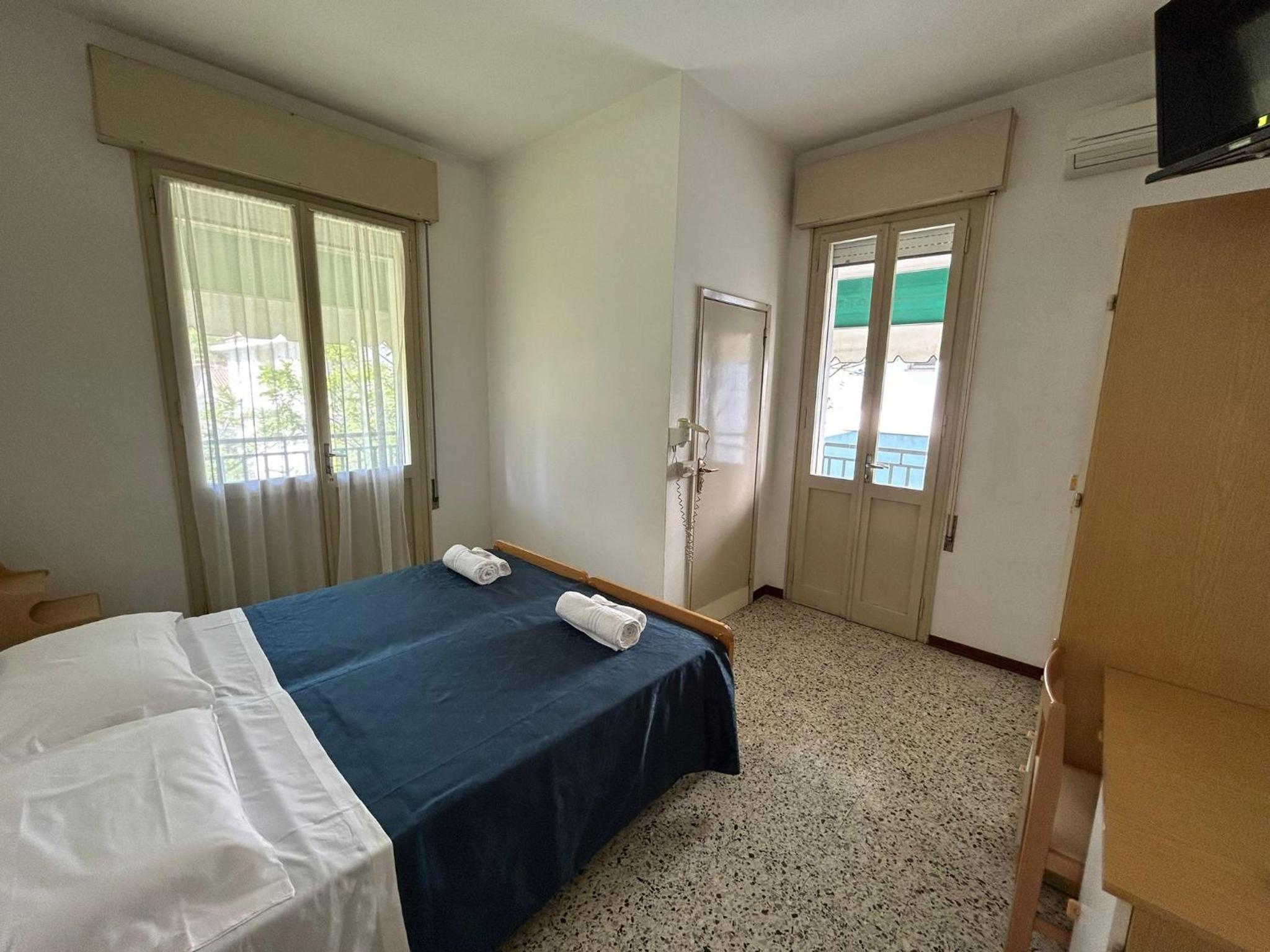 Double or Twin Room photo 3