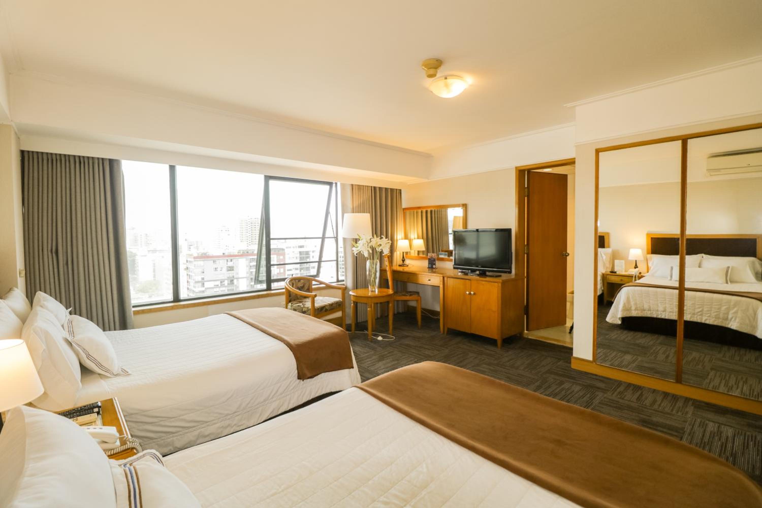 Twin Room - Photo 2