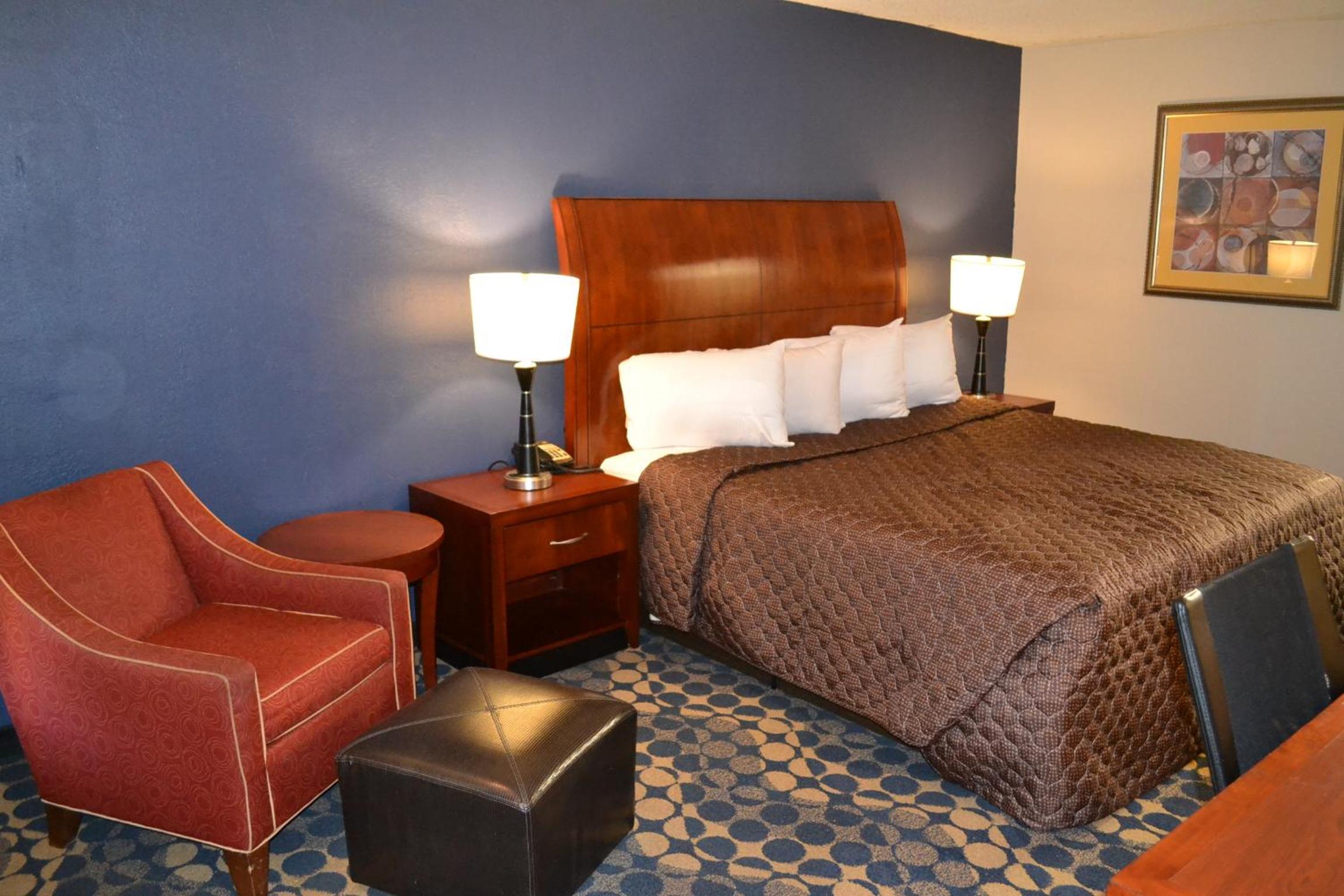 Deluxe King Room - Photo 1