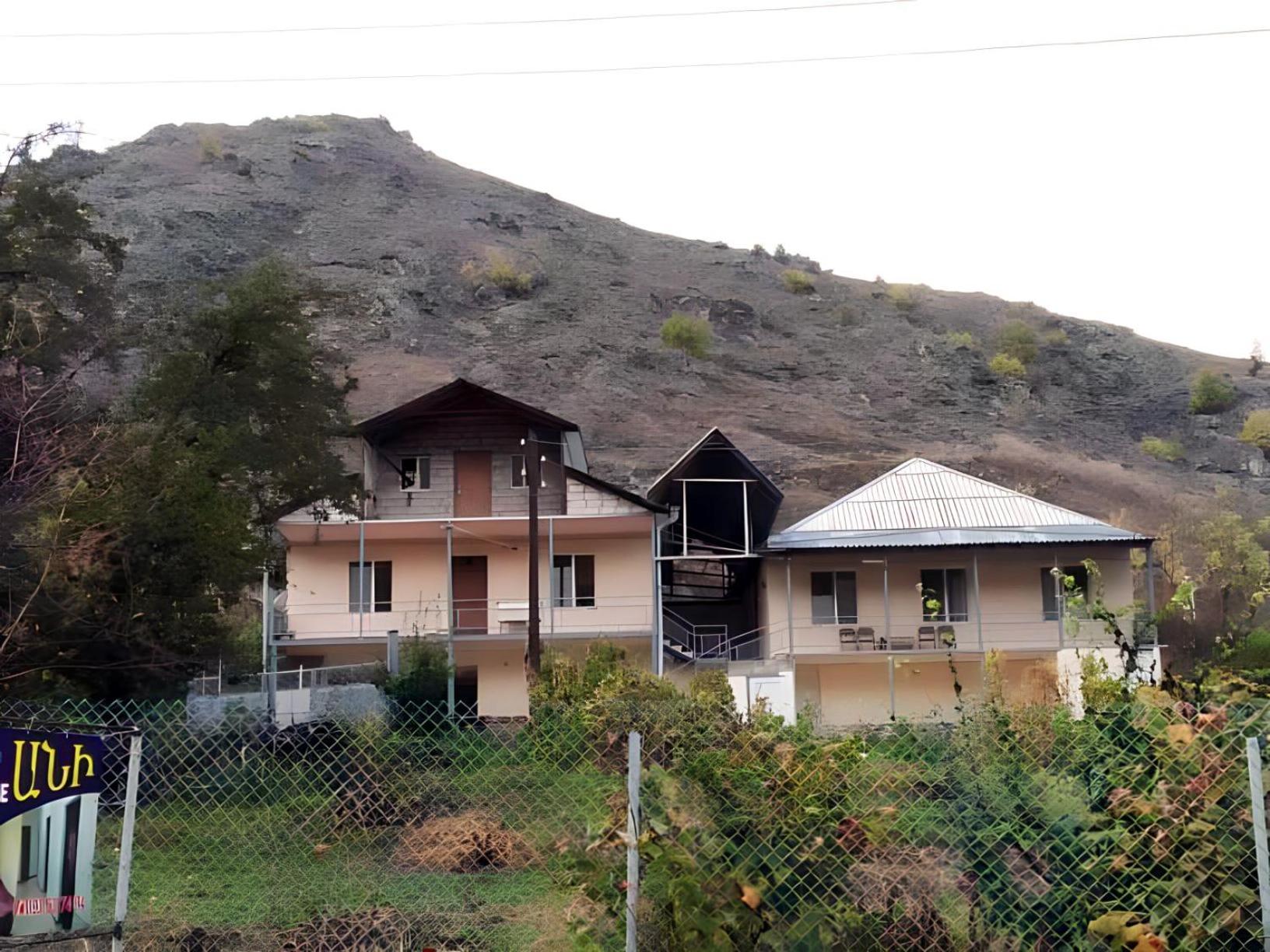 Three-Bedroom House photo 2