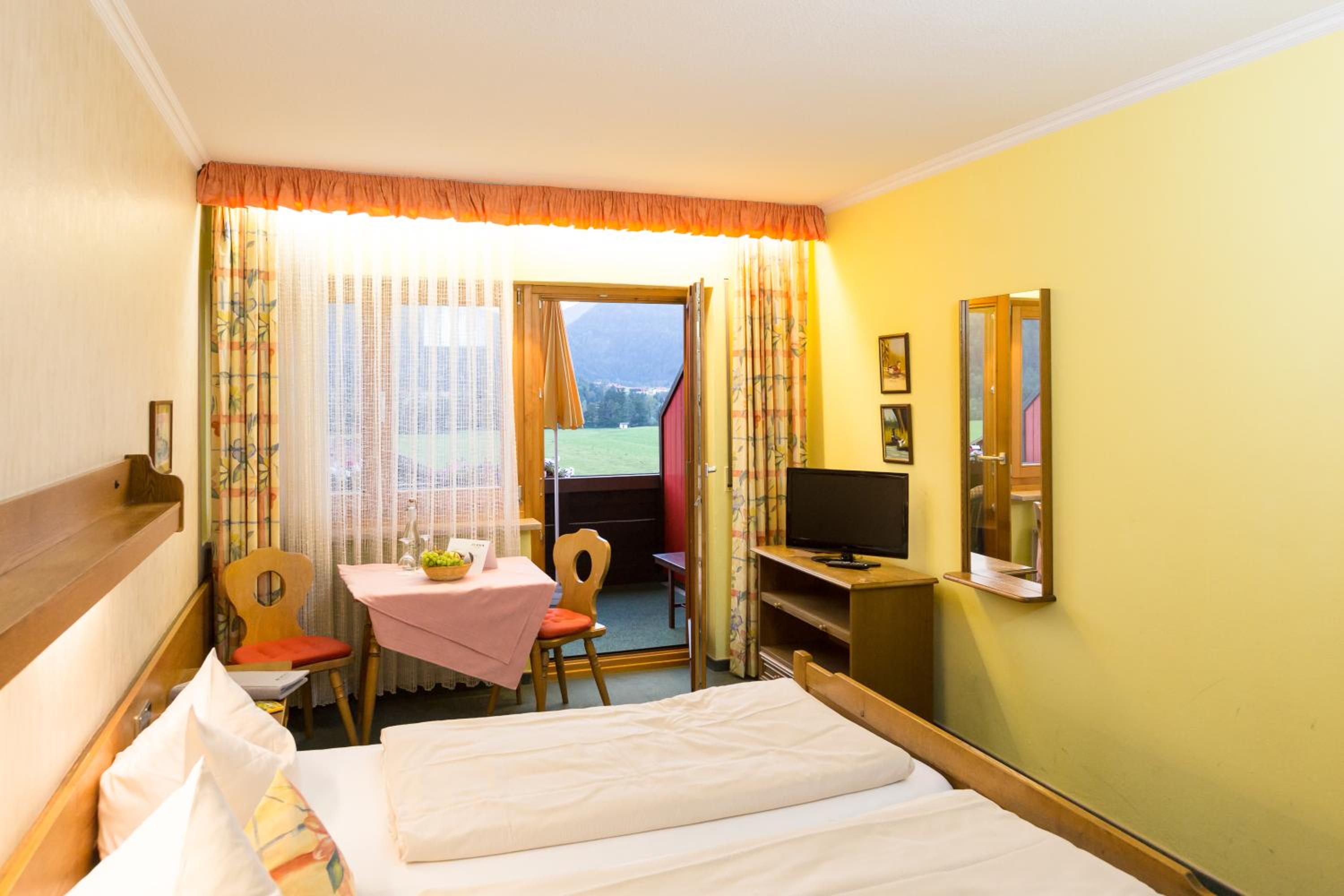 Standard Double Room with Balcony photo 3