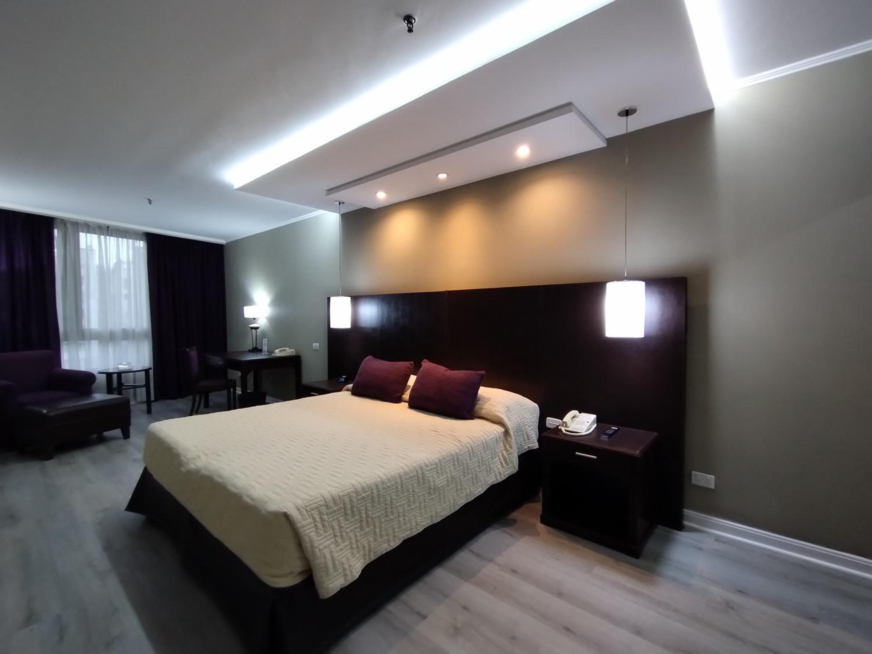 Superior King Room