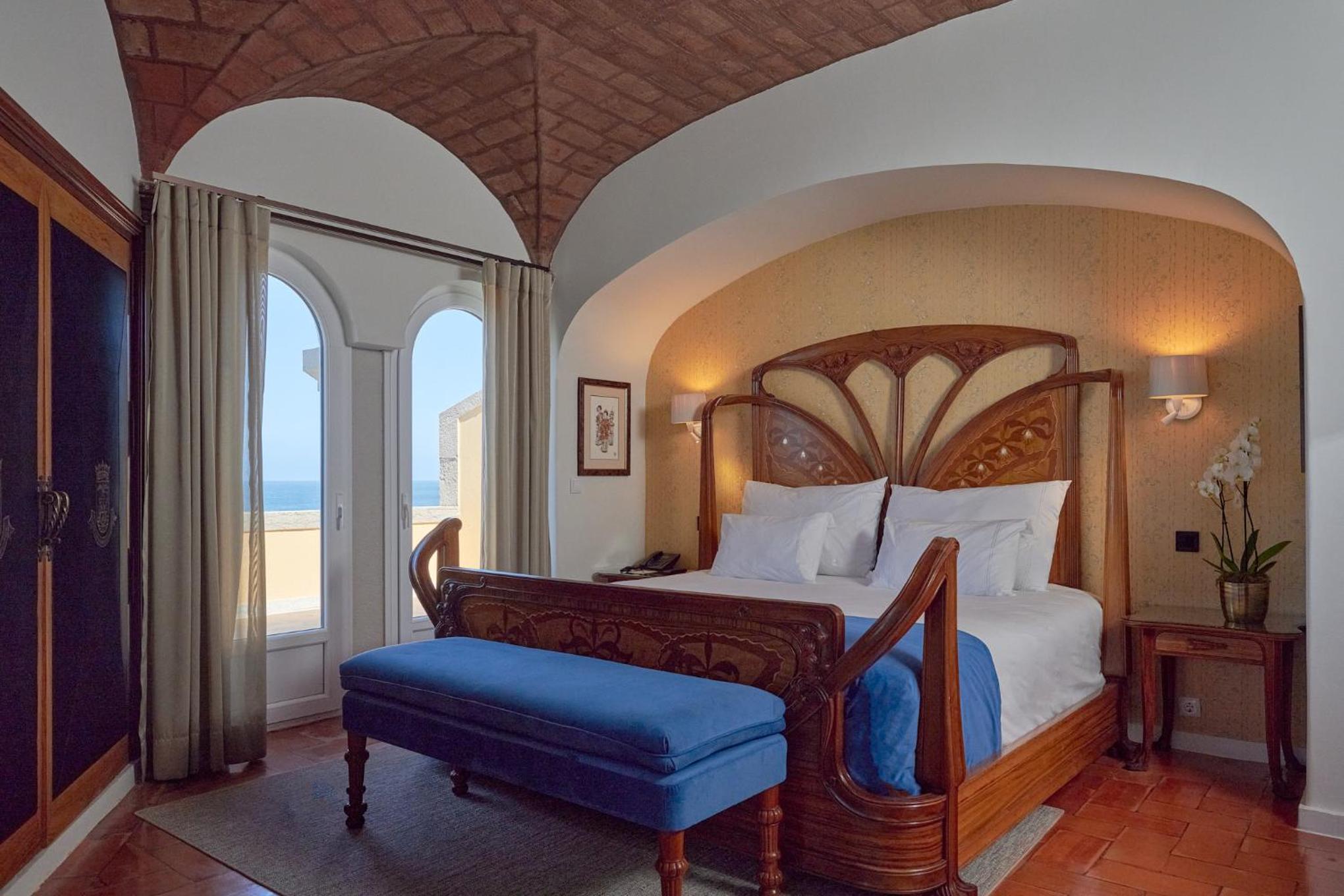Junior Suite with Balcony and Sea View