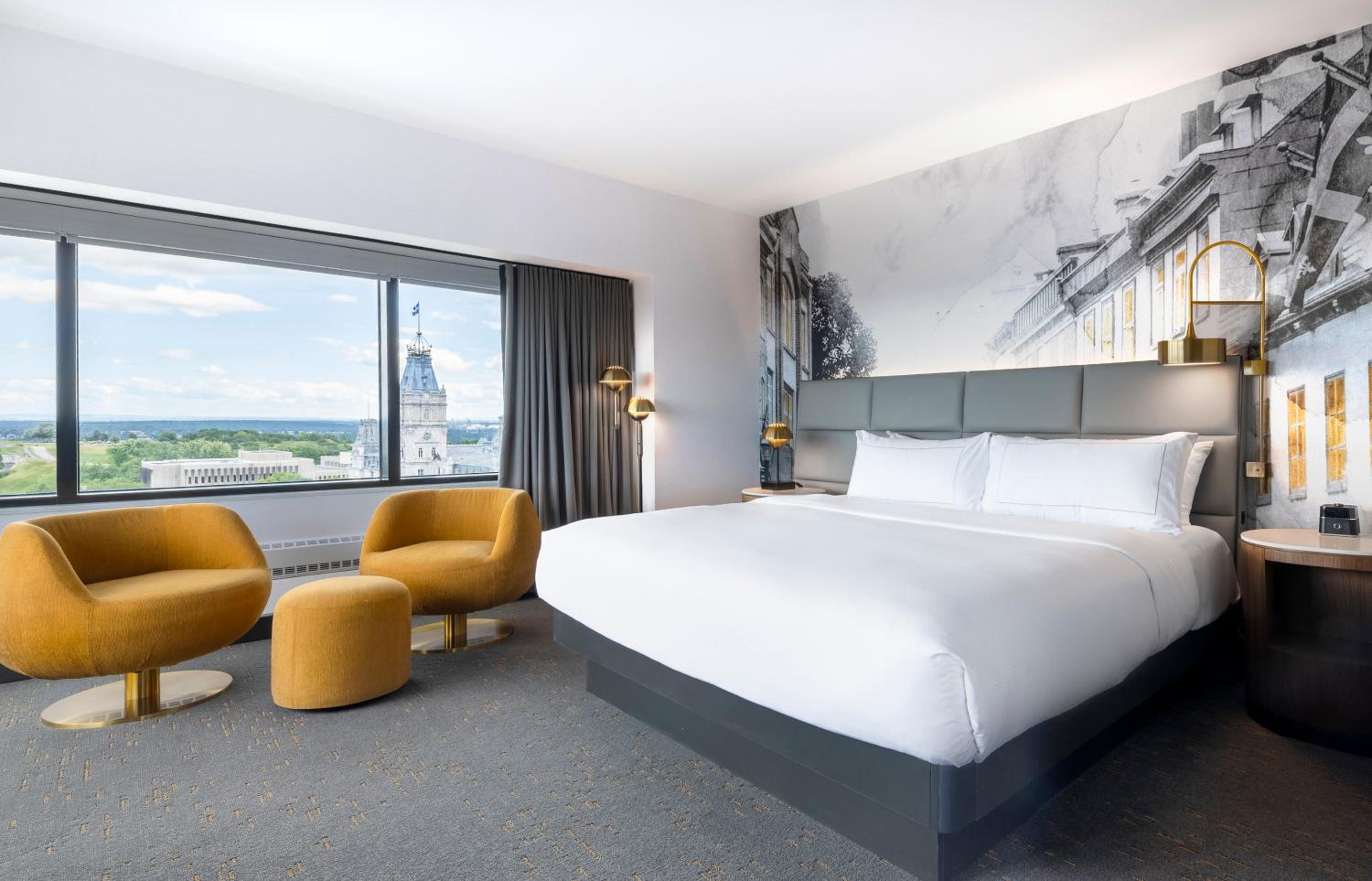 Deluxe Corner King Room with River View - Photo 4