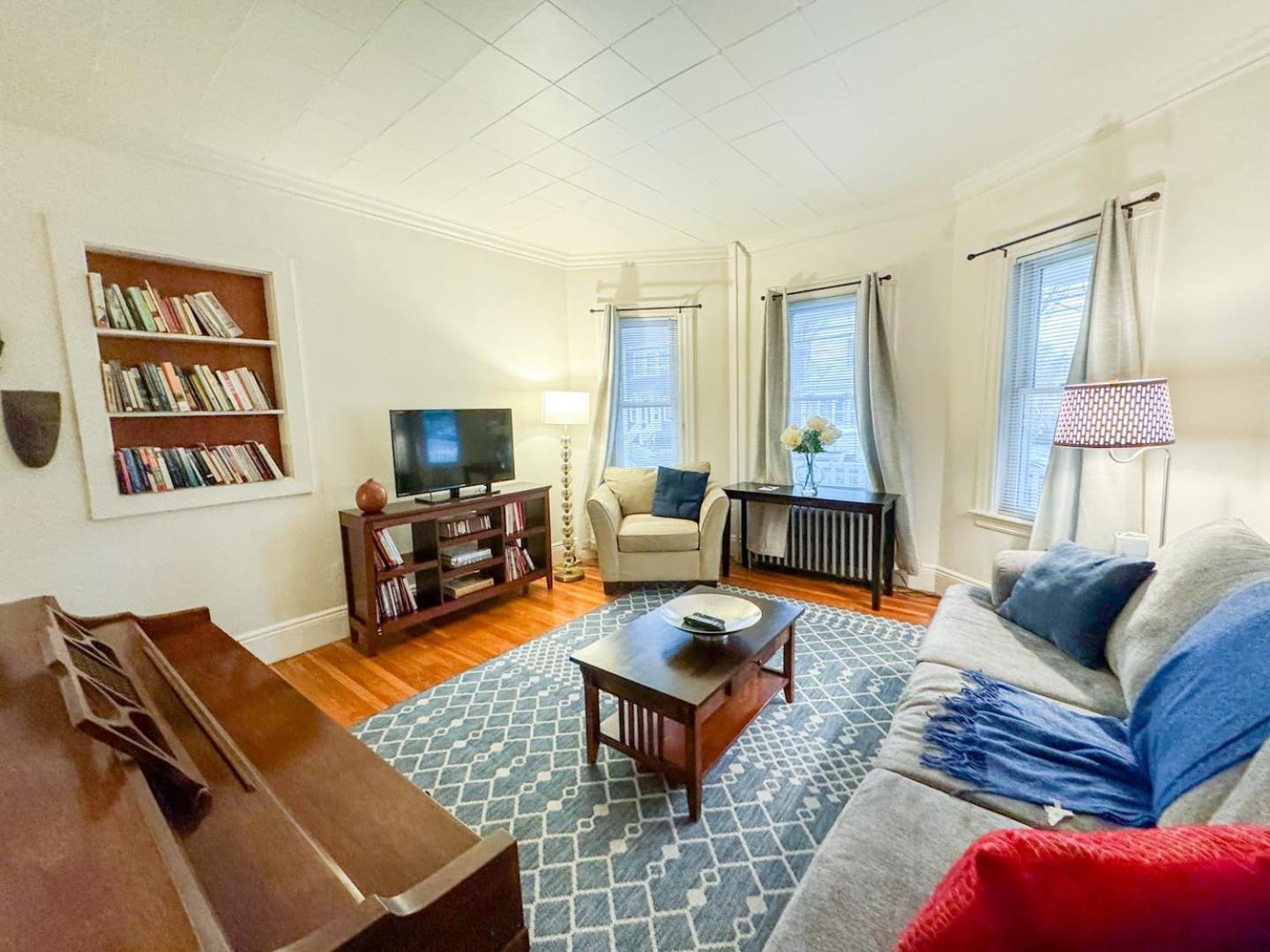 Apartment photo 2