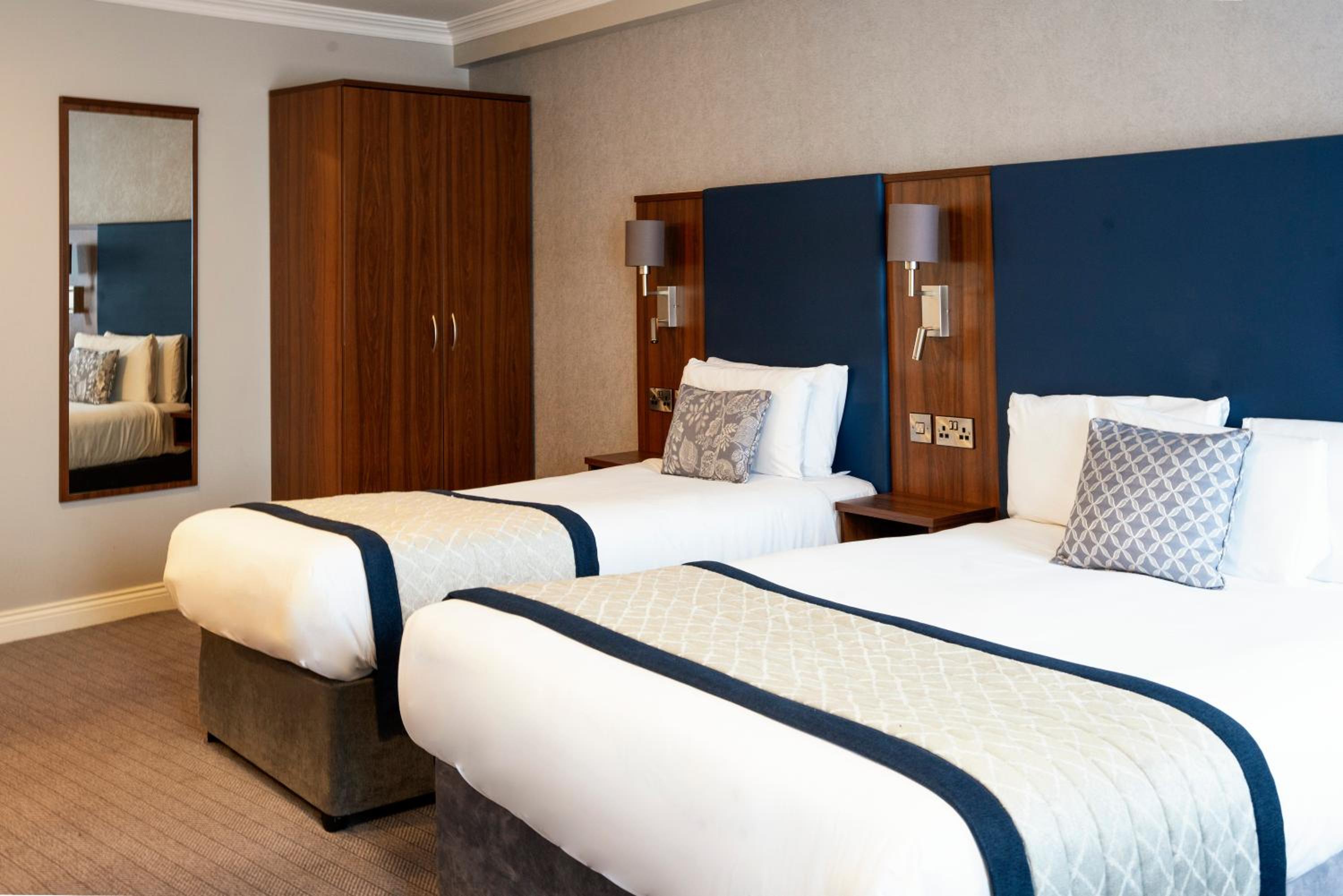 Quadruple Room - Photo 5