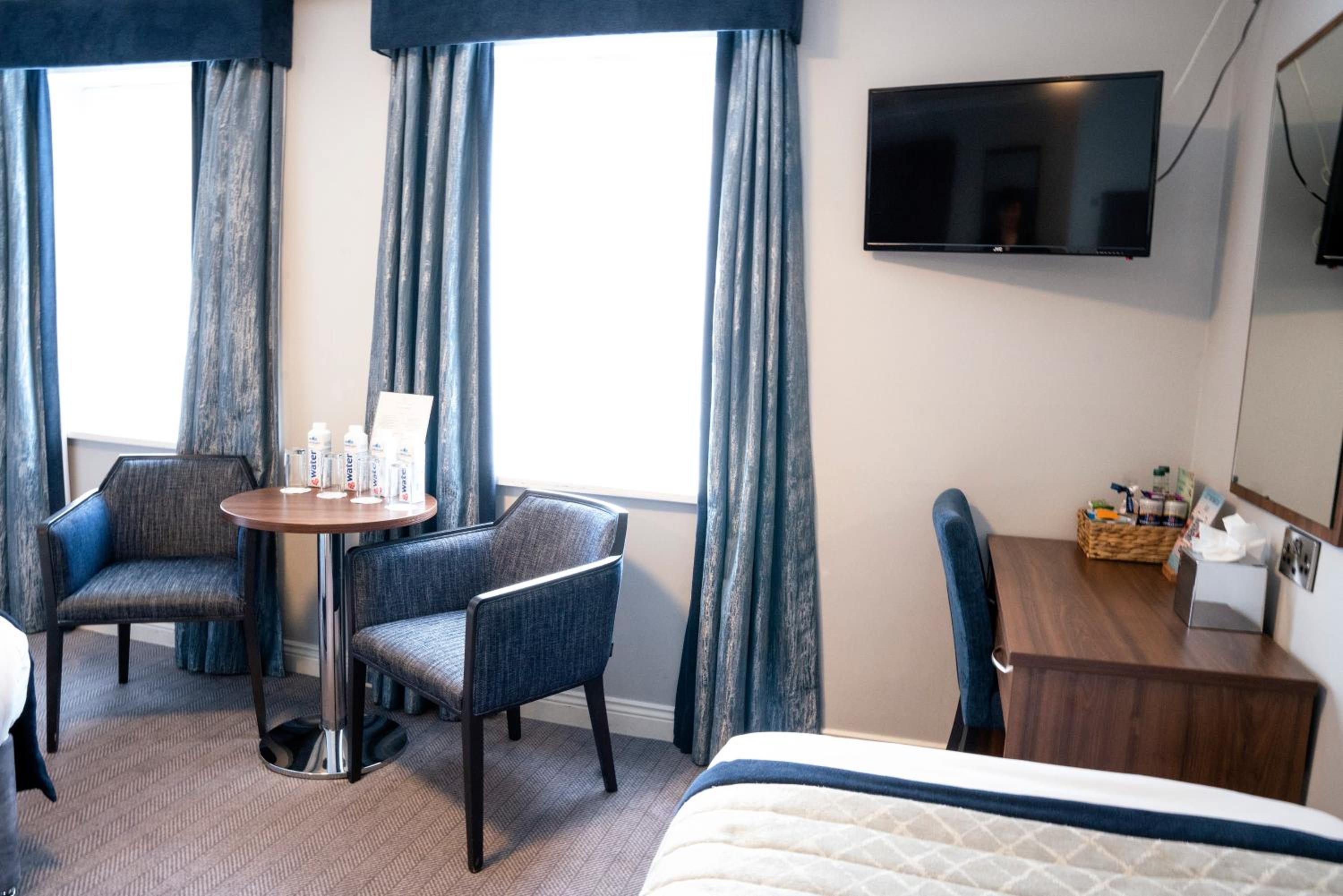 Quadruple Room - Photo 7