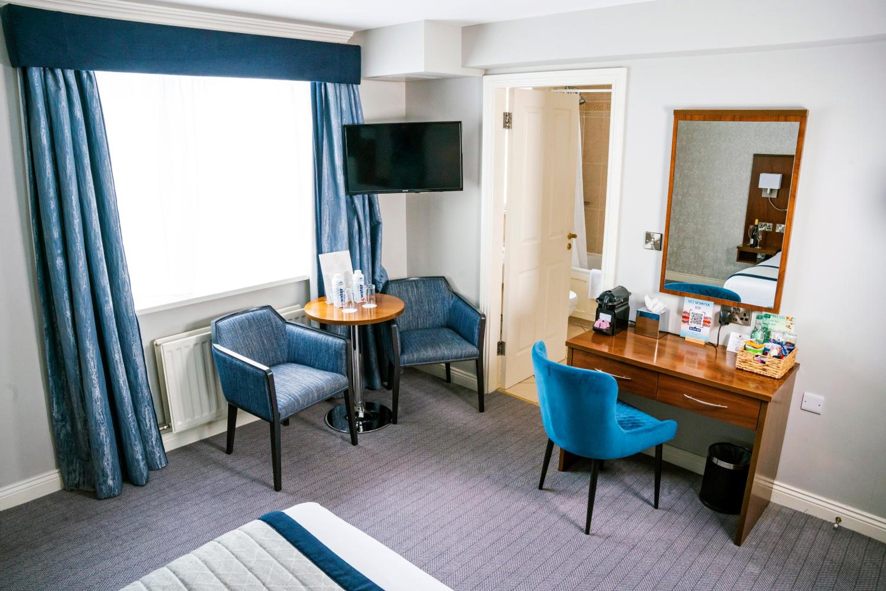 Deluxe Double Room - Photo 29