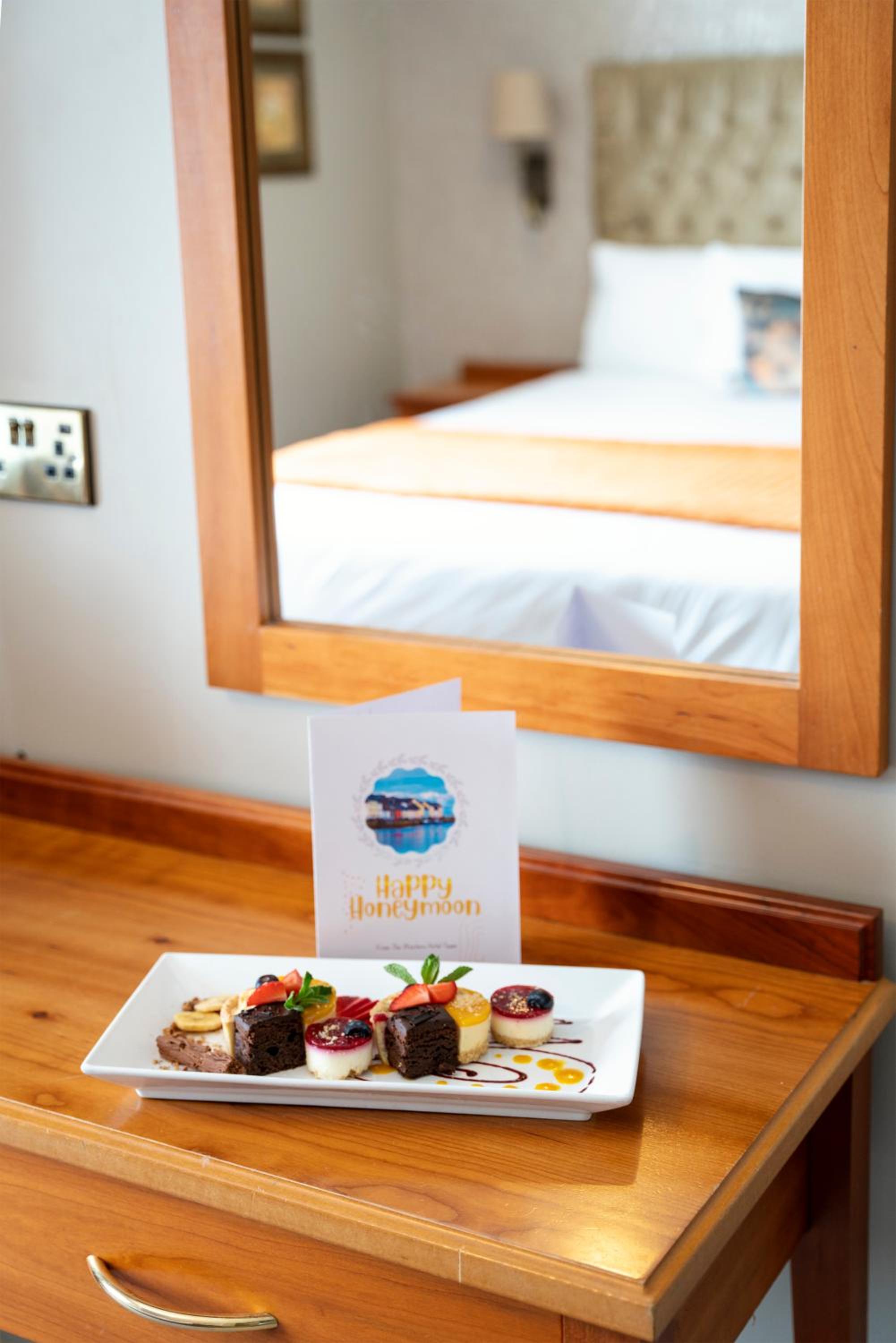 Standard Double Room - Photo 11