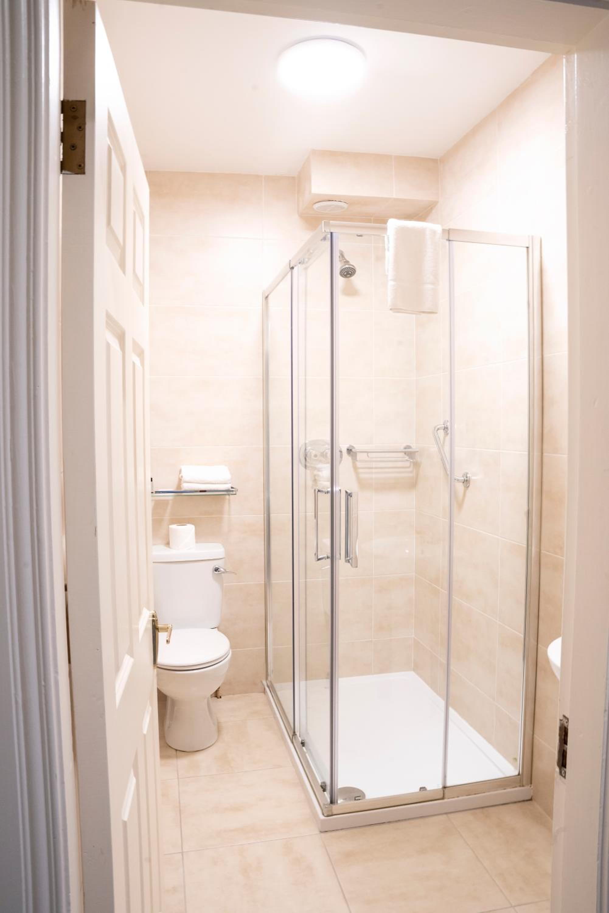 Standard Double Room - Photo 14