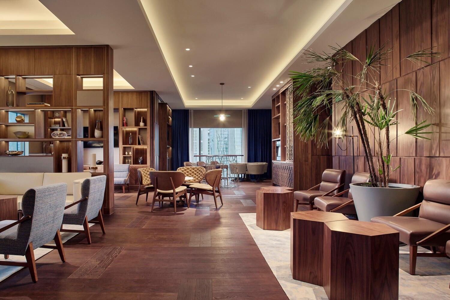 Concierge level, Deluxe Guest room with 1 King - Photo 5