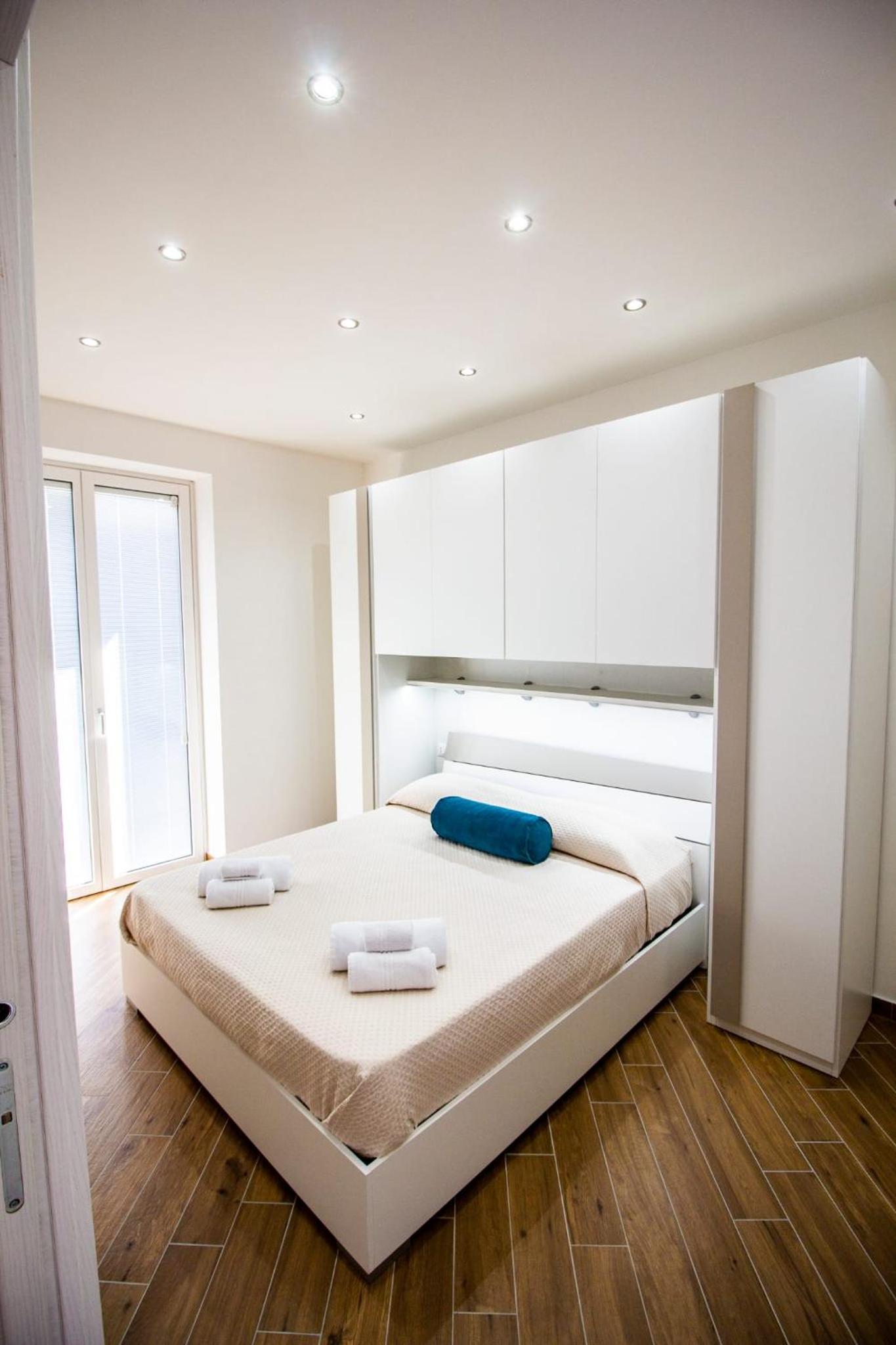 One-Bedroom Apartment with Sea View