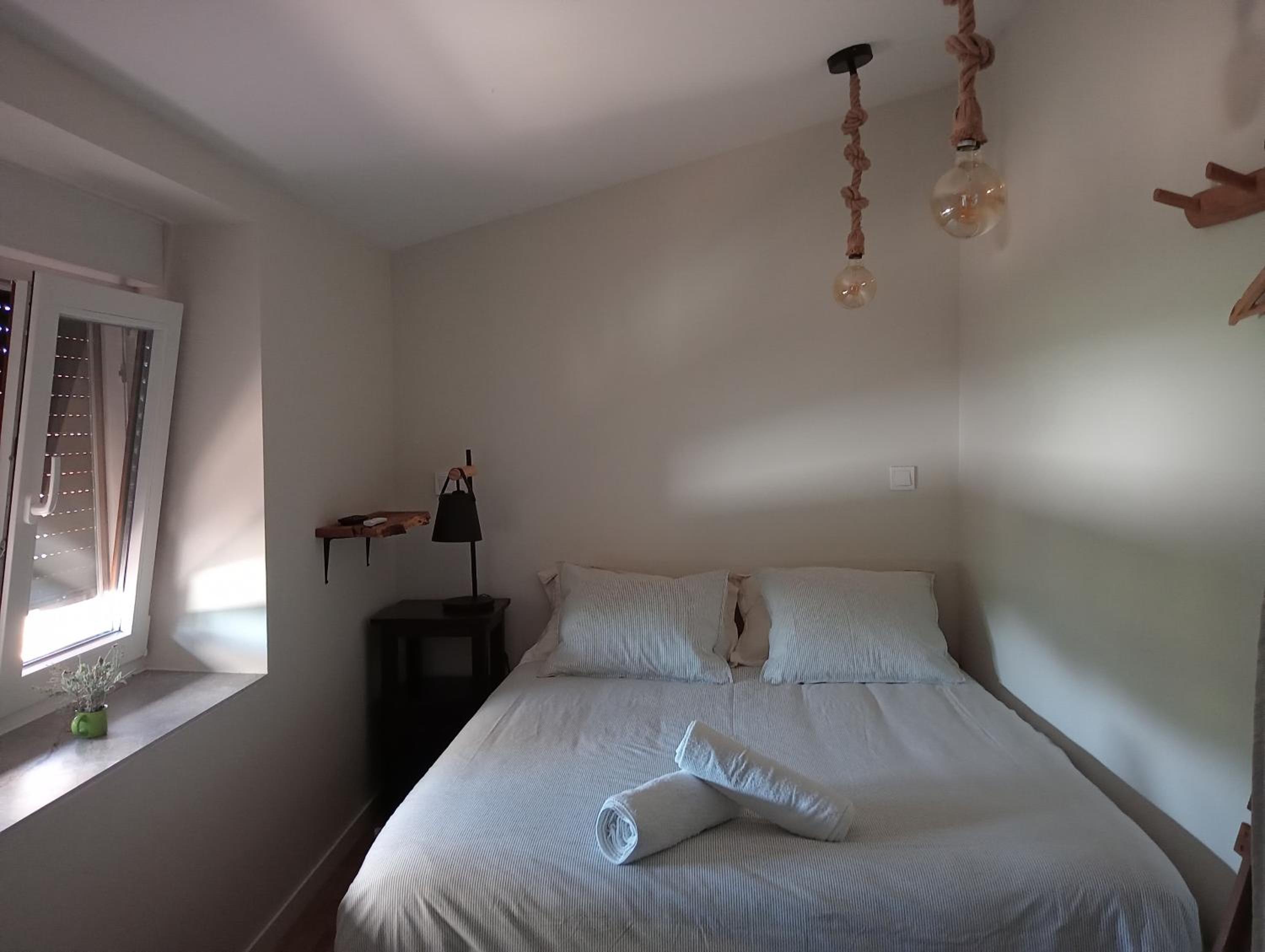 Estudio con vista al jardín