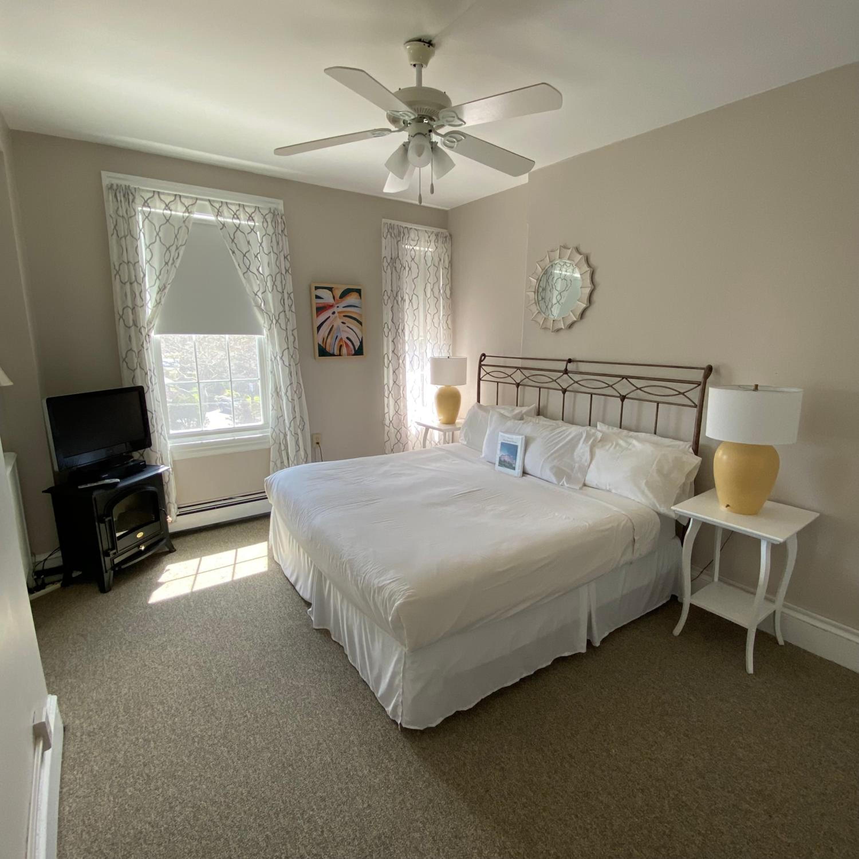 Triple Room with Private Bathroom