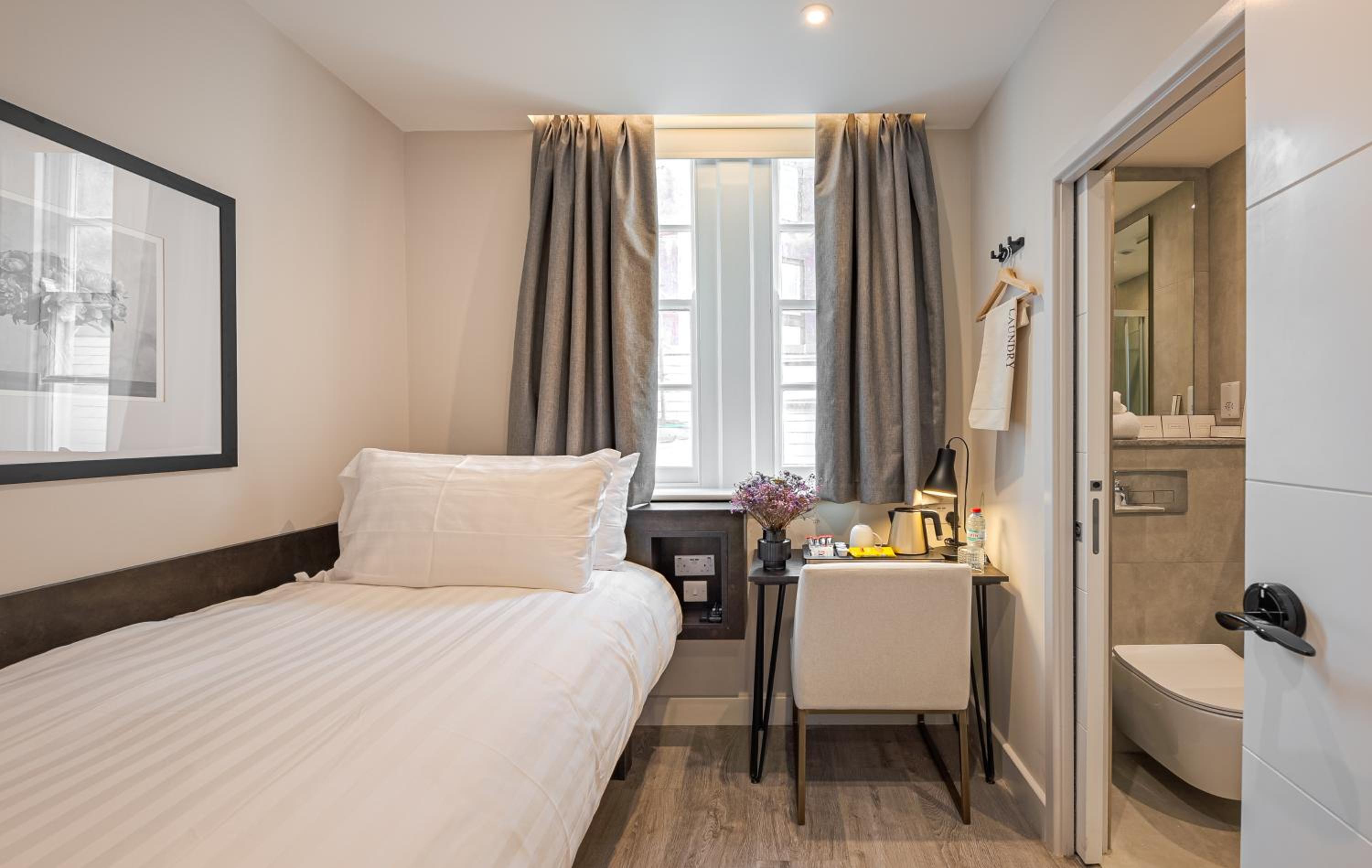 Small Single Room photo 1