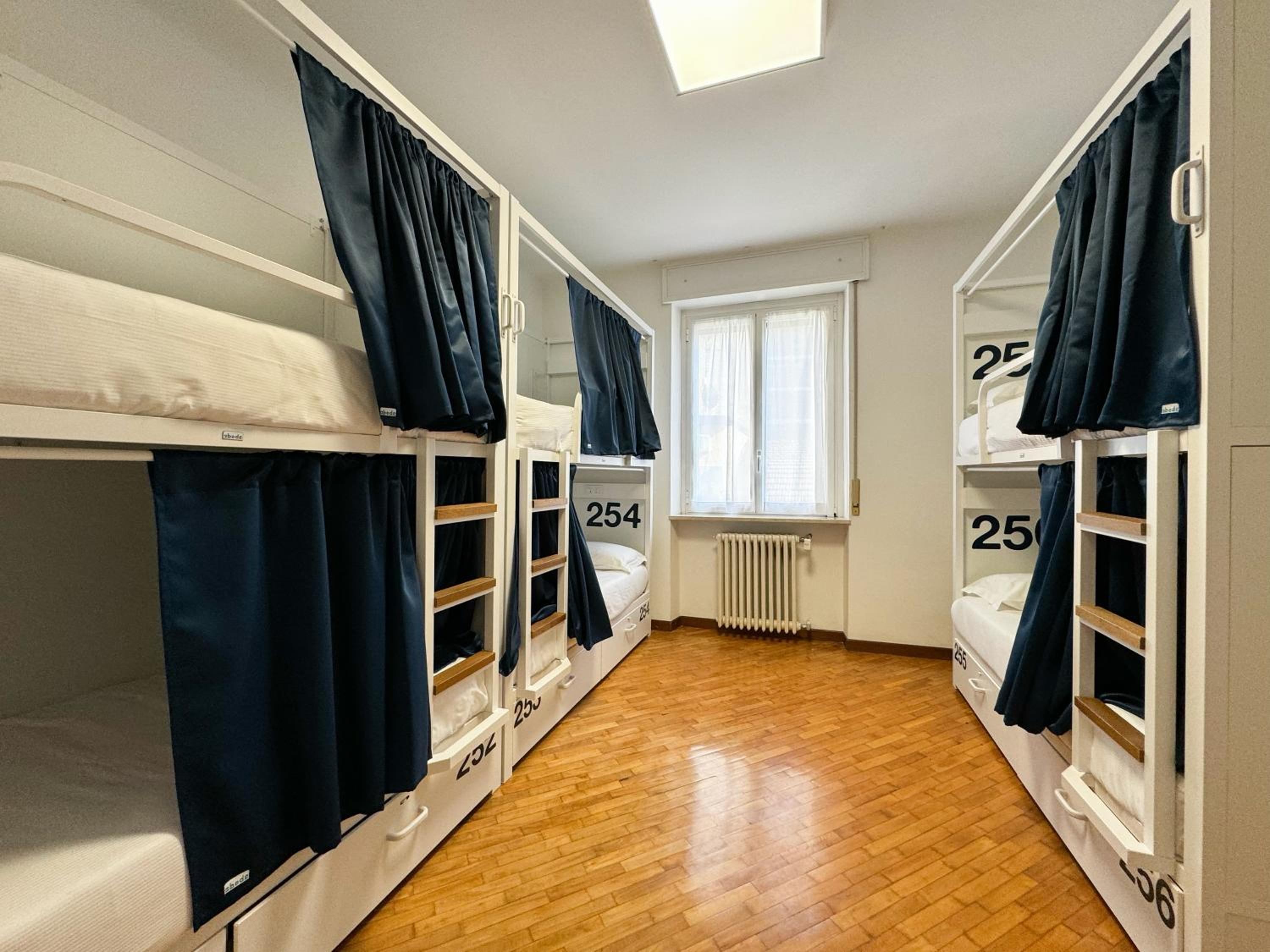 Bed in 6-Bed Mixed Dormitory Room