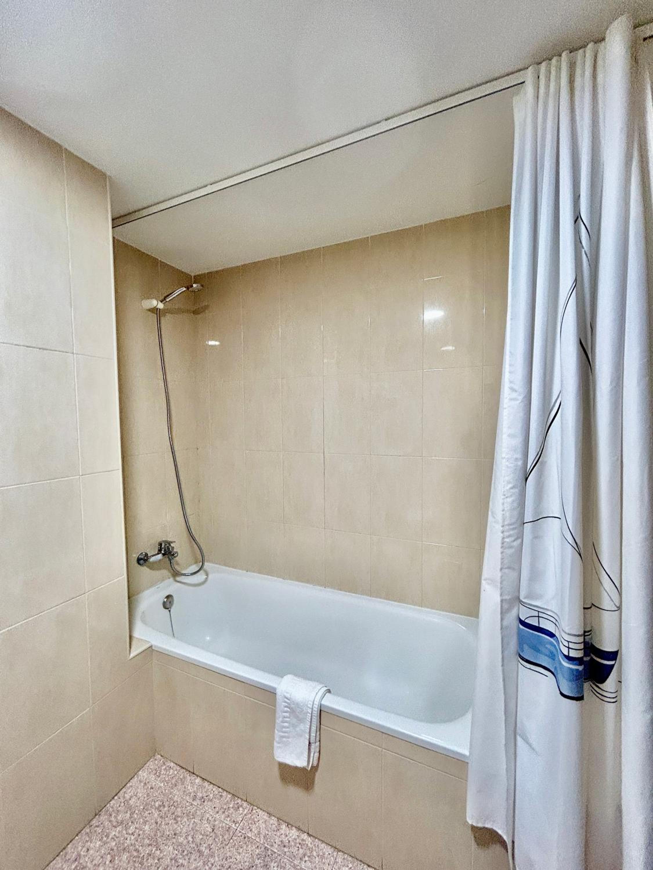 Triple Room - Photo 26