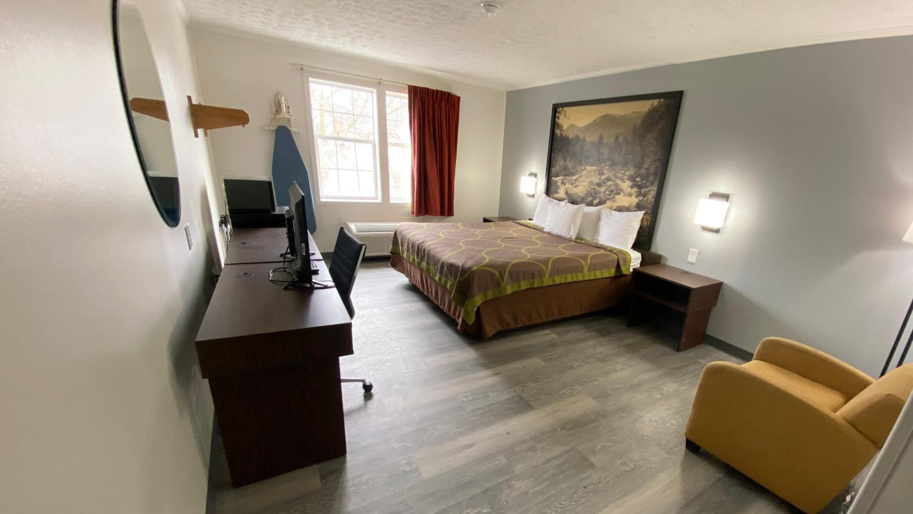 King Room - Non-Smoking - Photo 2